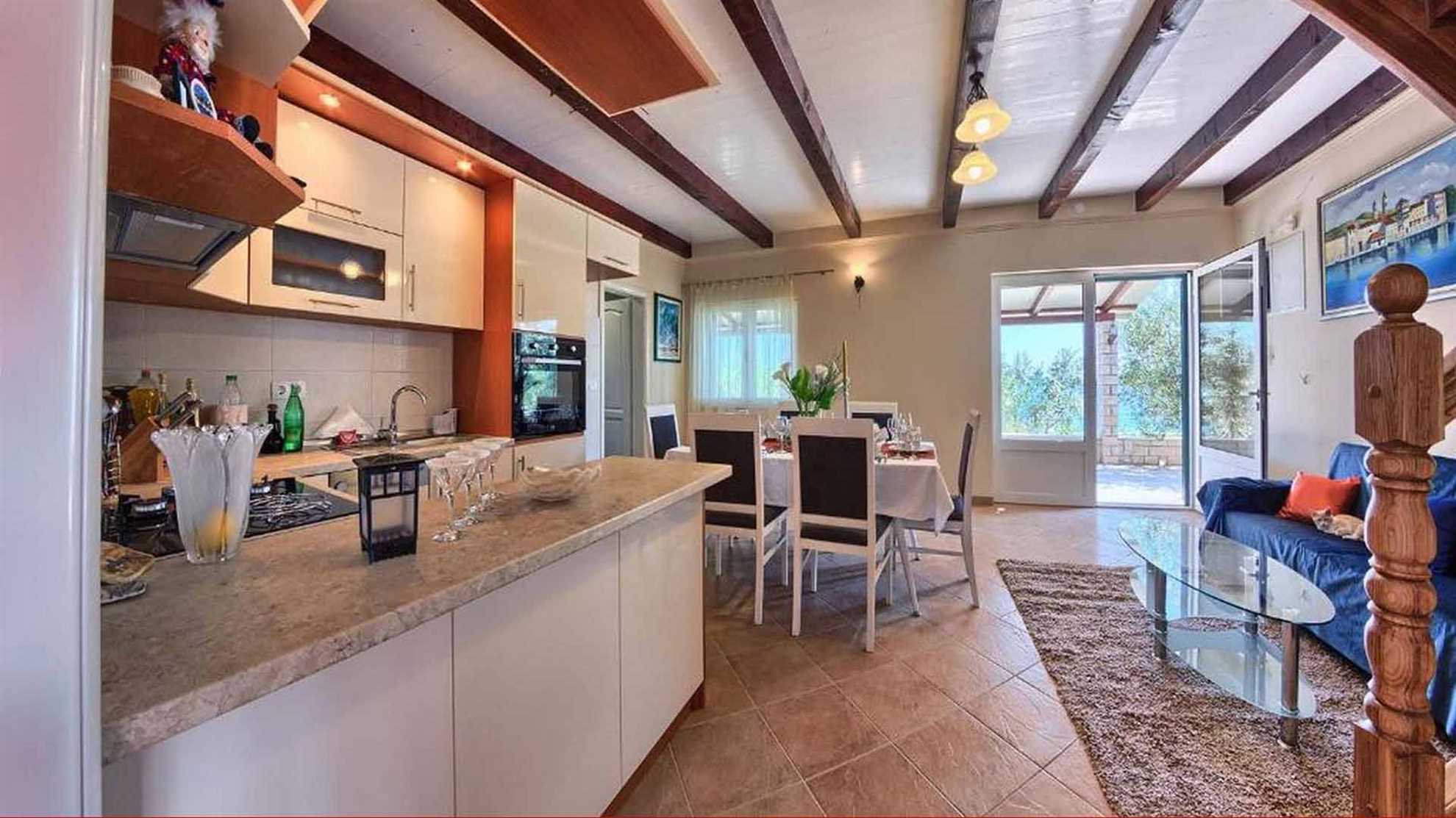 Private, beachfront villa with a swimmingpool on the island Čiovo