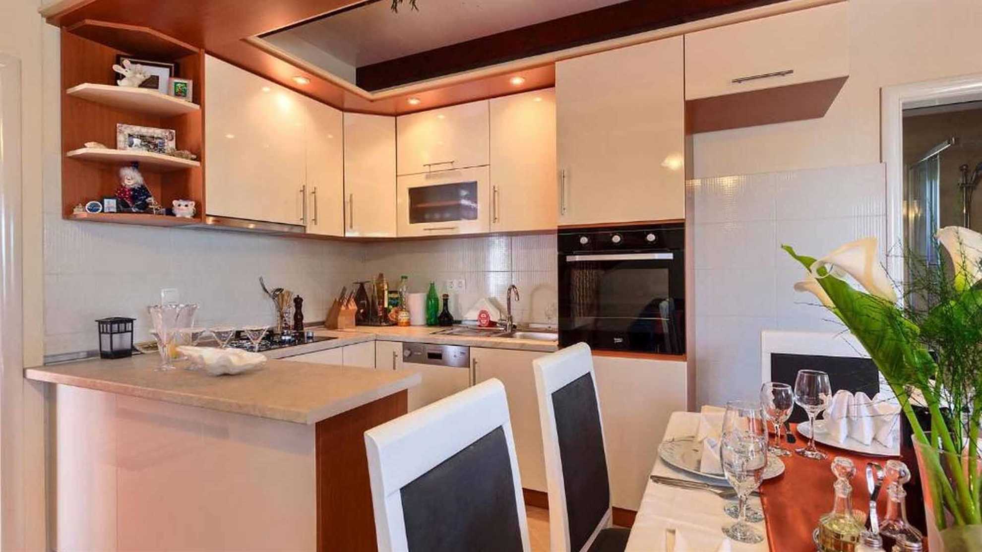 Private, beachfront villa with a swimmingpool on the island Čiovo
