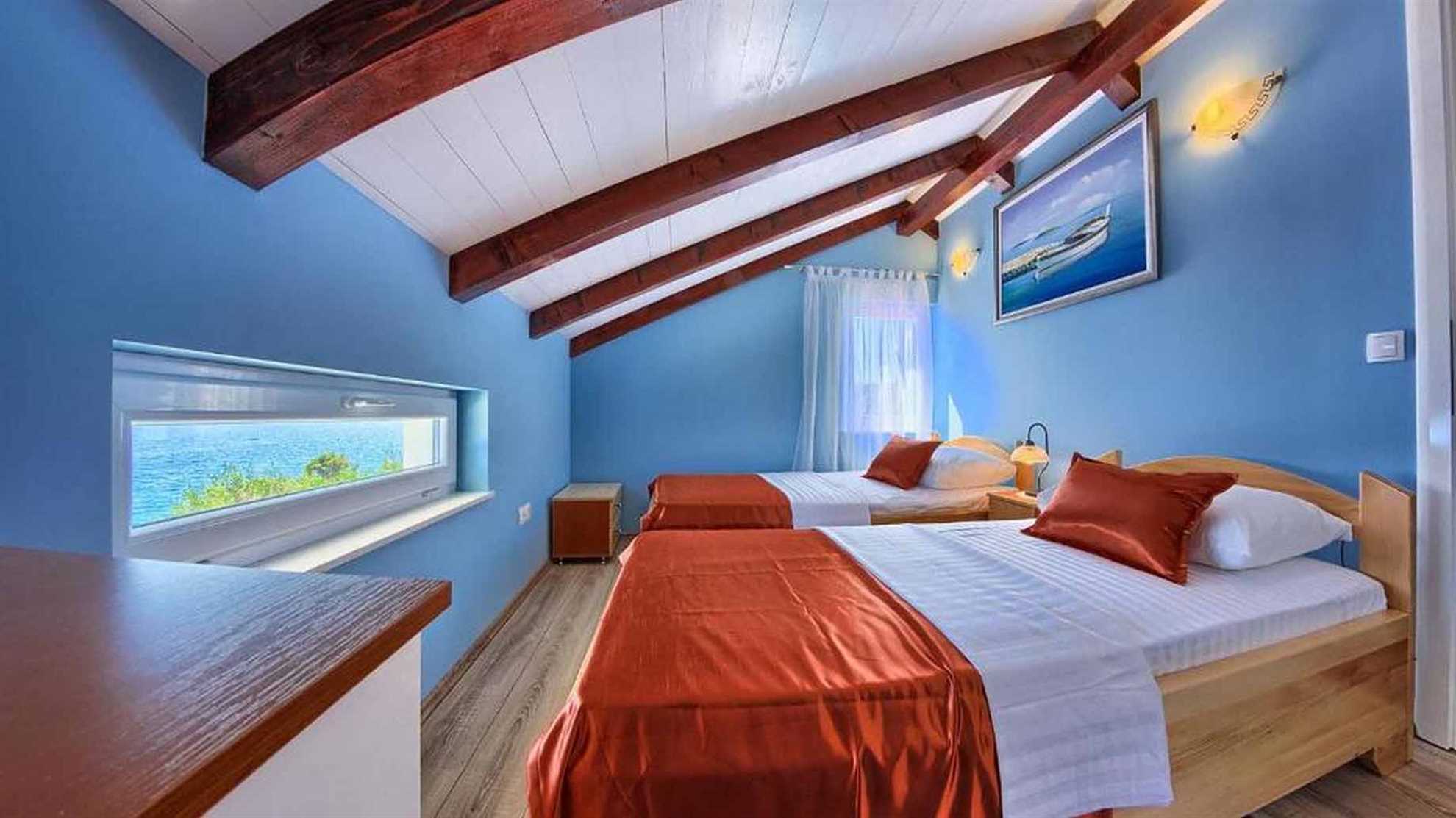 Private, beachfront villa with a swimmingpool on the island Čiovo
