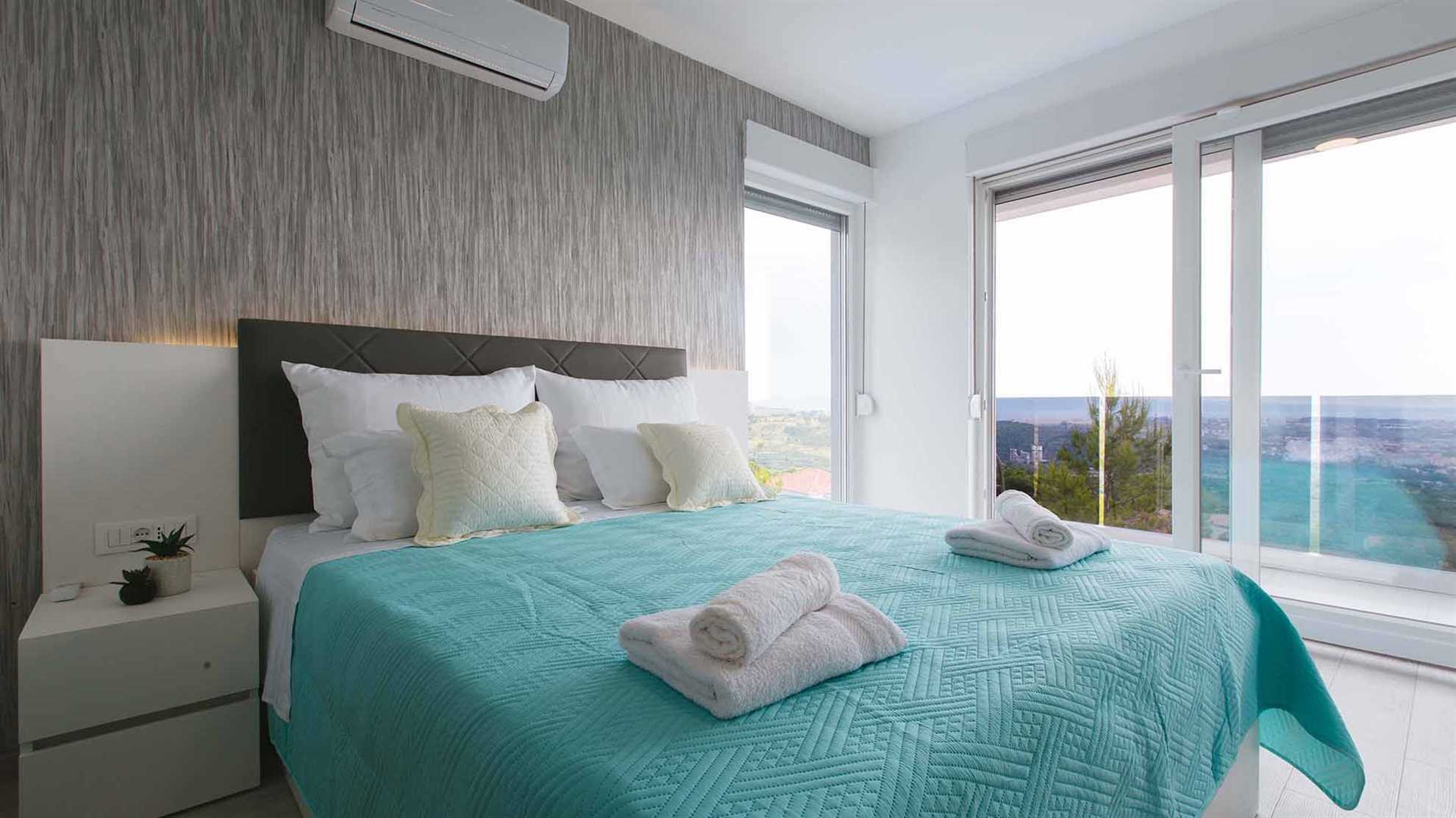 Luxurious and modern house with stunning view in Klis