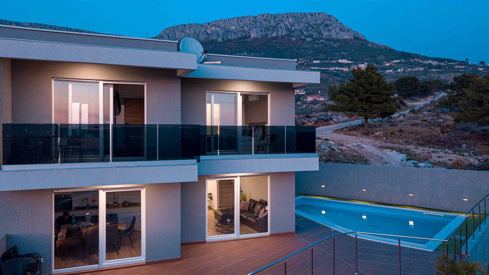 Luxurious and modern house with stunning view in Klis