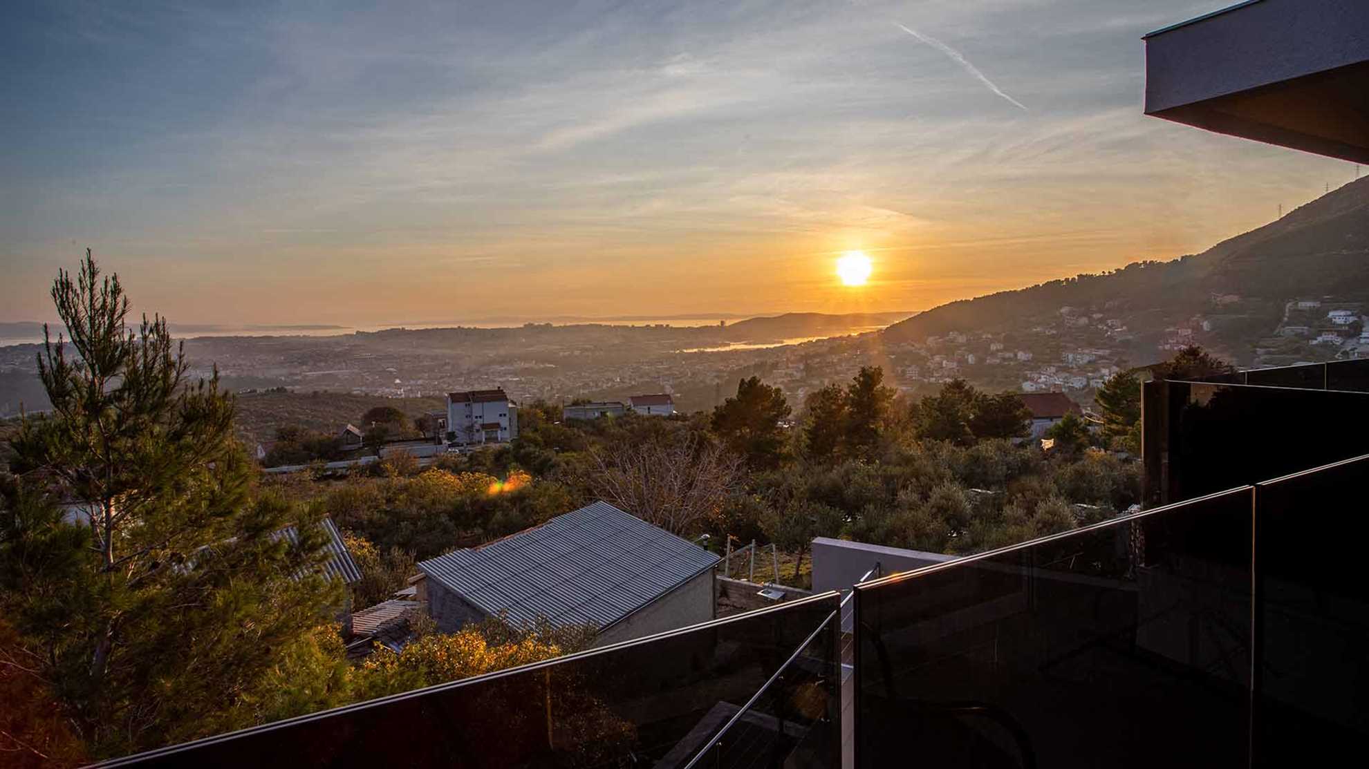 Luxurious and modern house with stunning view in Klis