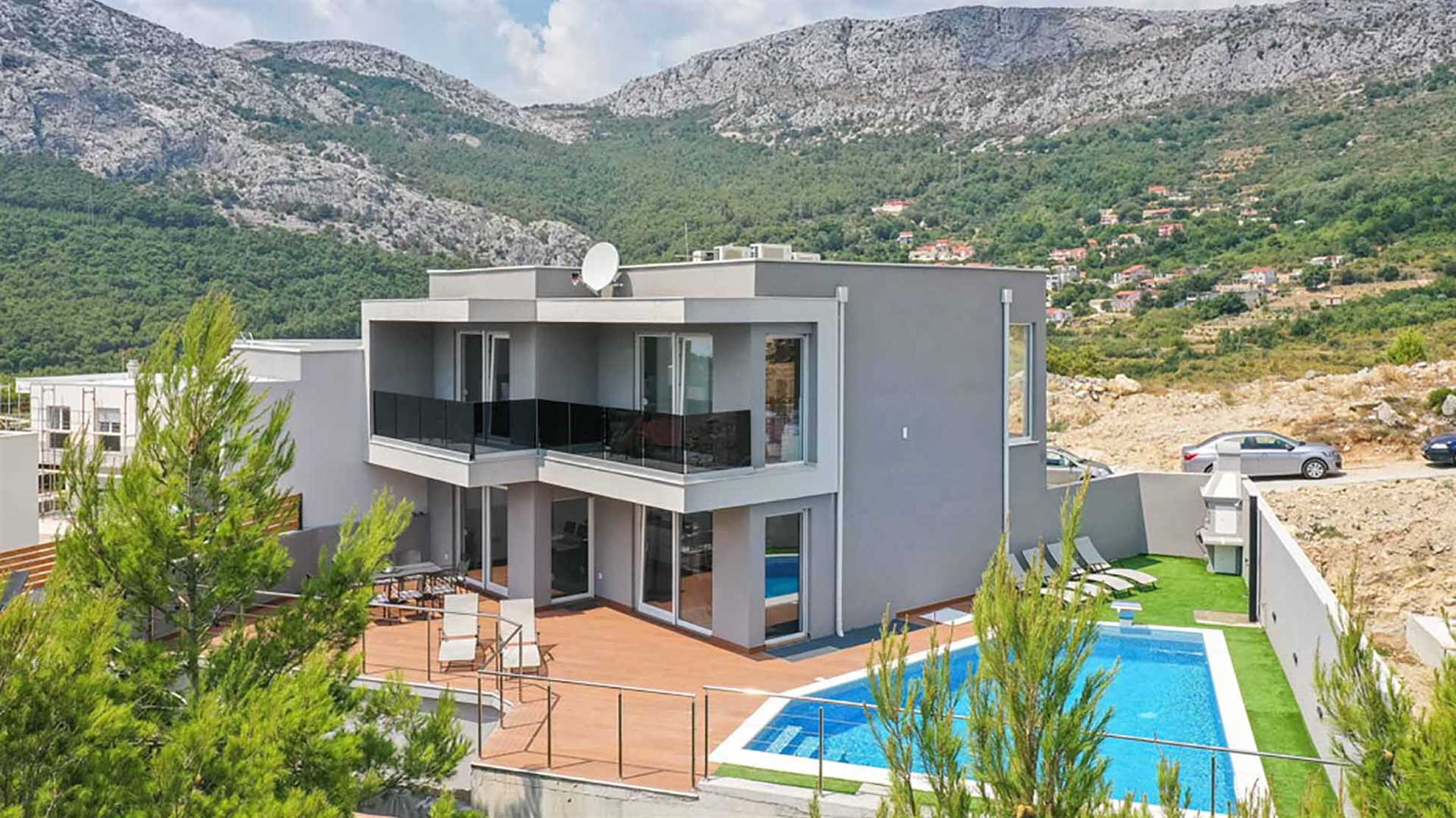 Luxurious and modern house with stunning view in Klis