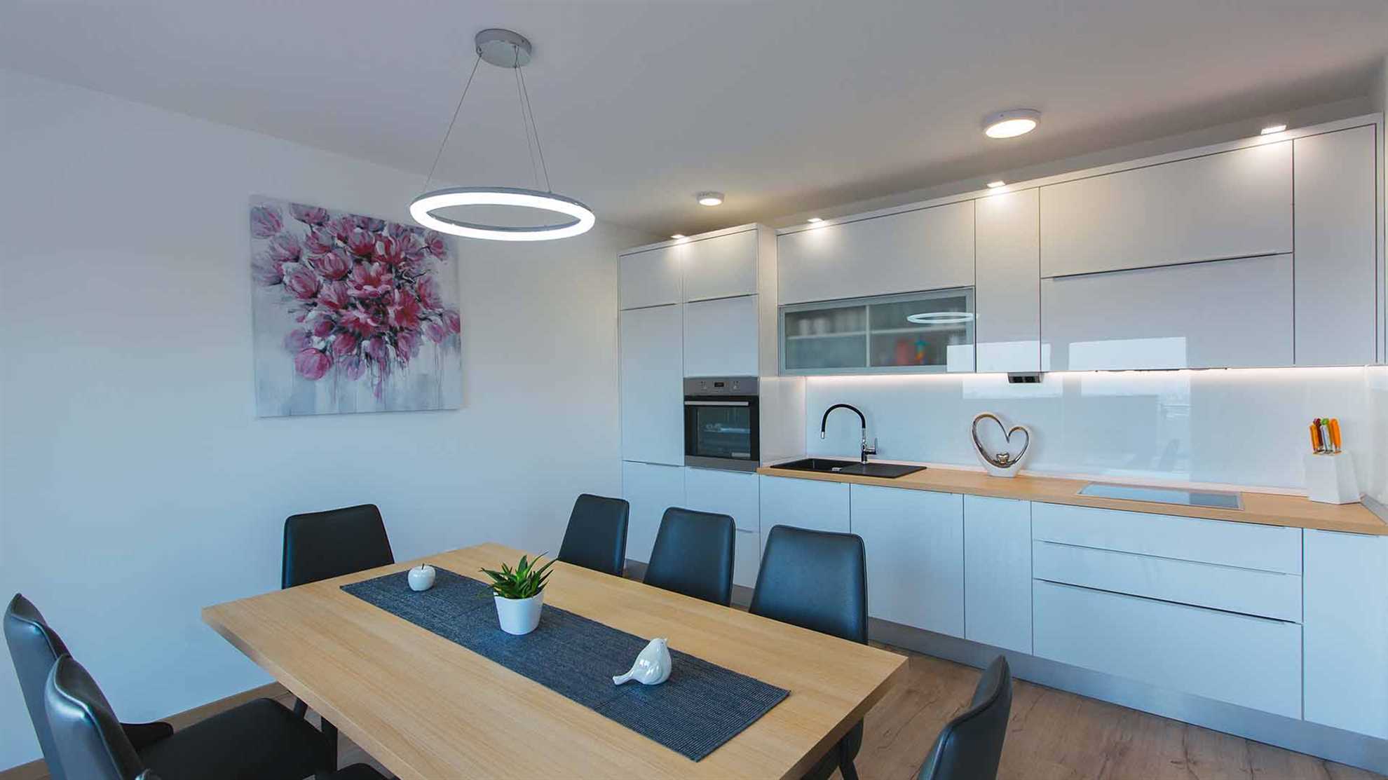 A modern, poolside complex on Klis with a stunning view on Split