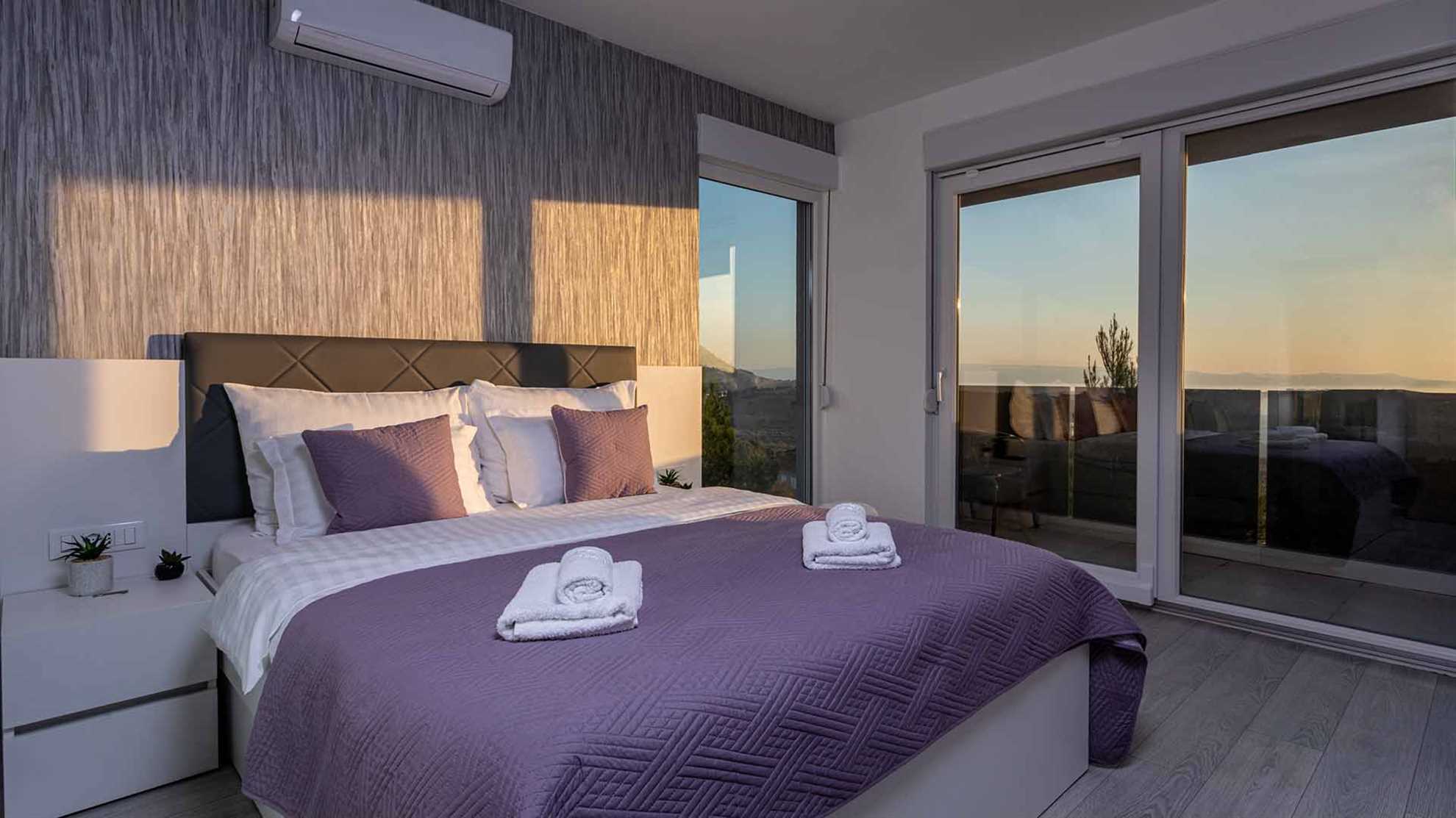 A modern, poolside complex on Klis with a stunning view on Split