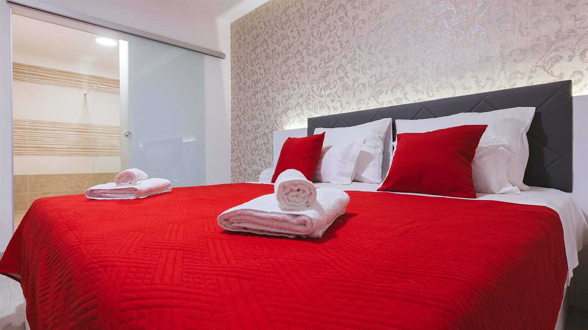 A modern, poolside complex on Klis with a stunning view on Split