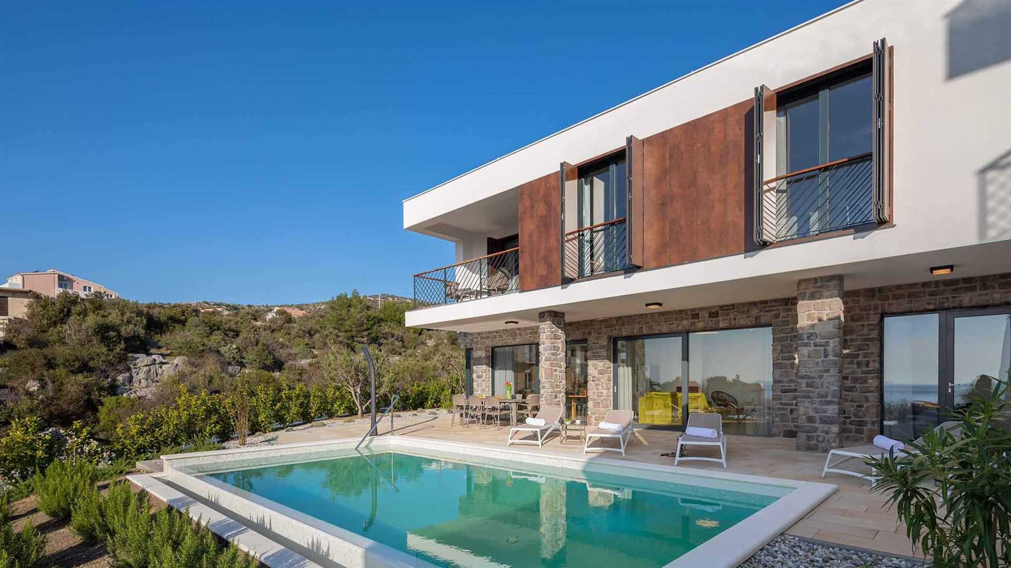 Luxurious holiday home by the beach