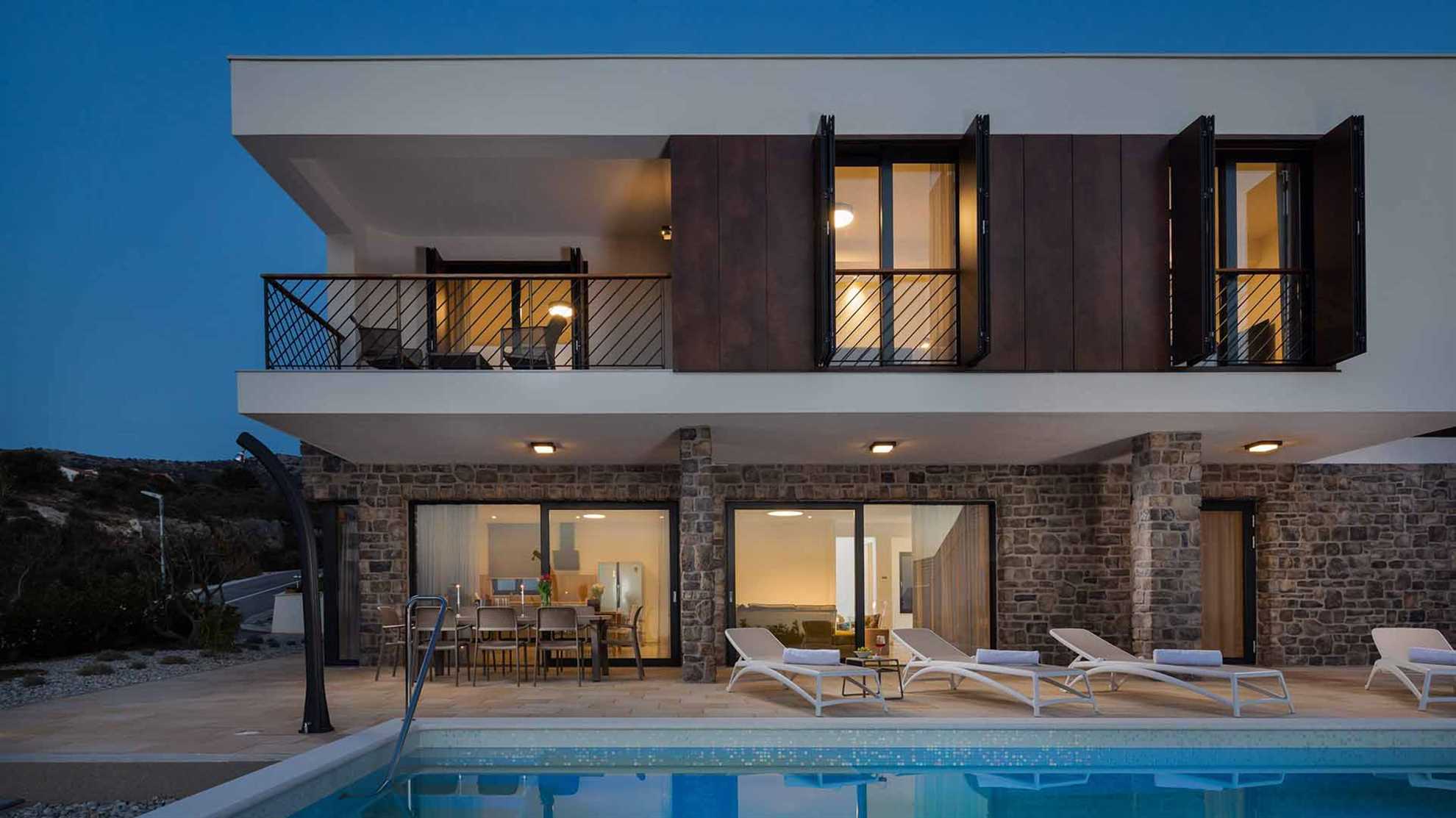 Luxurious holiday home by the beach