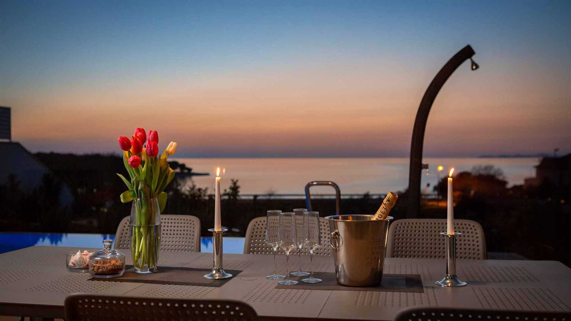Luxurious holiday home by the beach