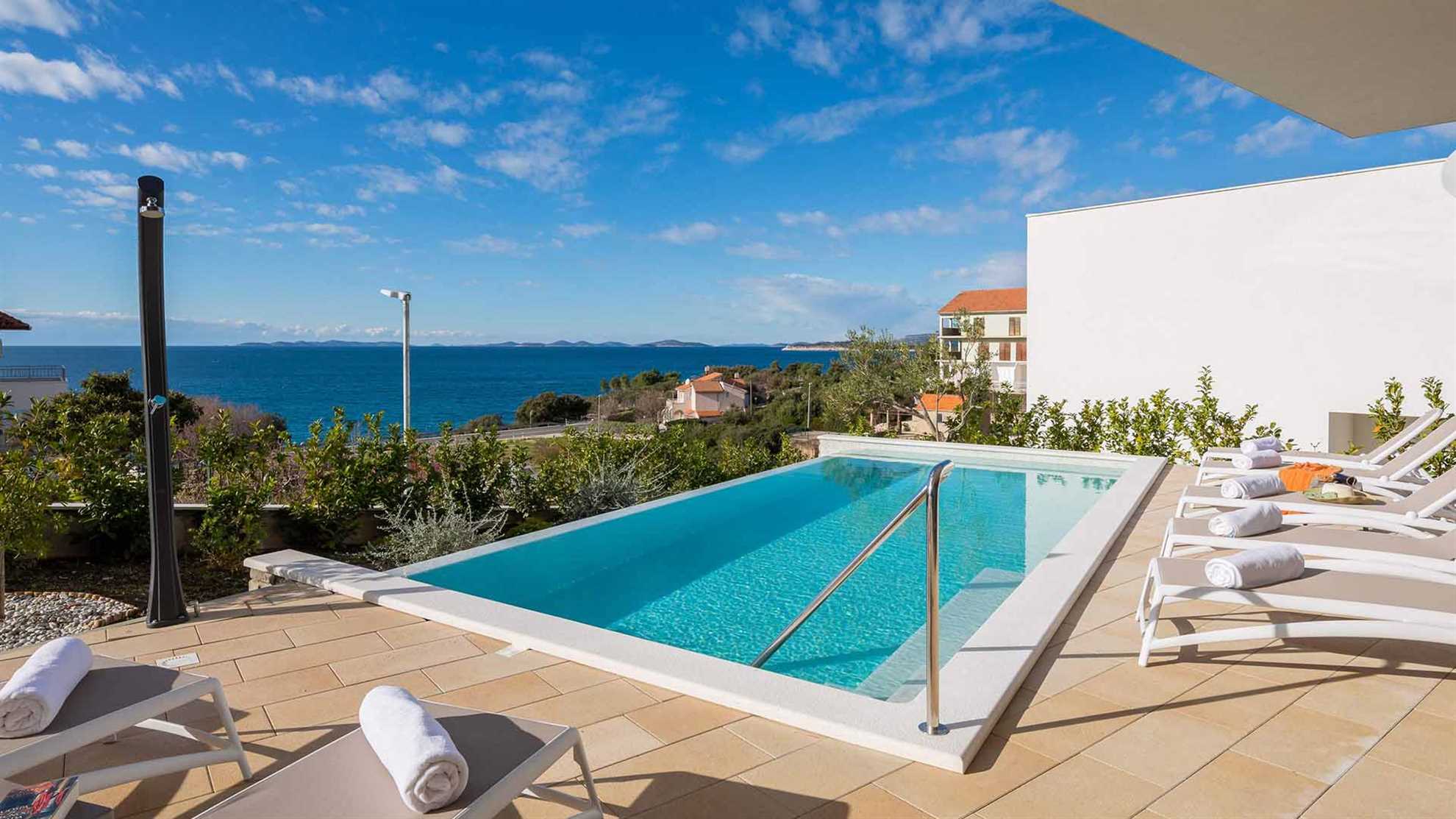 Luxurious villa with sauna and outdoor jacuzzi