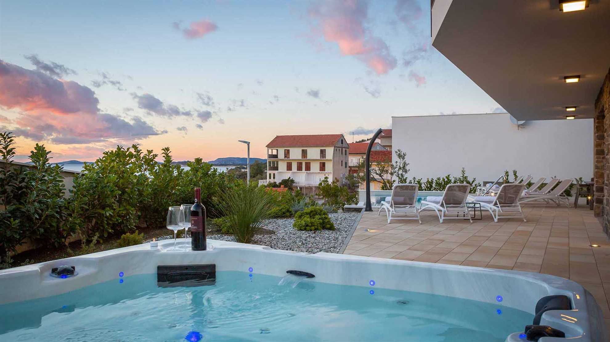 Luxurious villa with sauna and outdoor jacuzzi