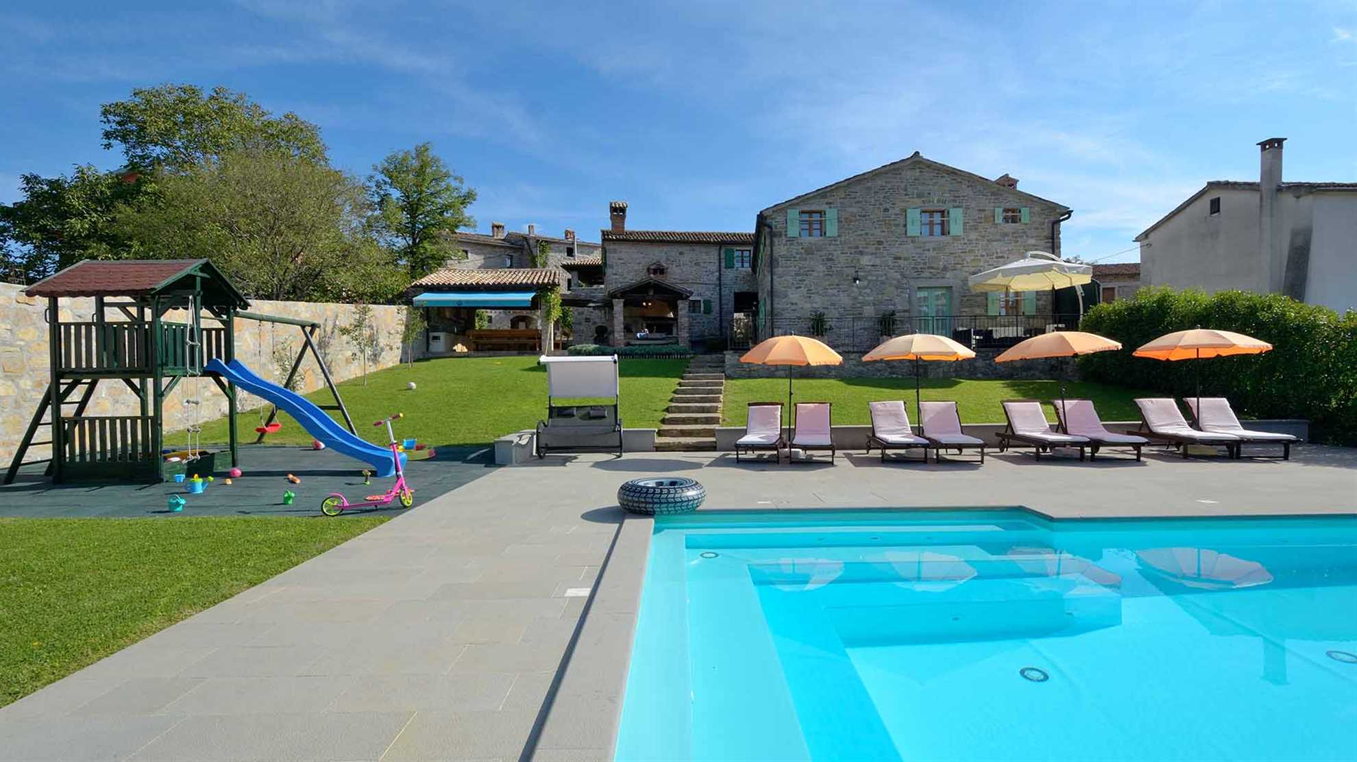 Estate with four stone villas and swimming pool