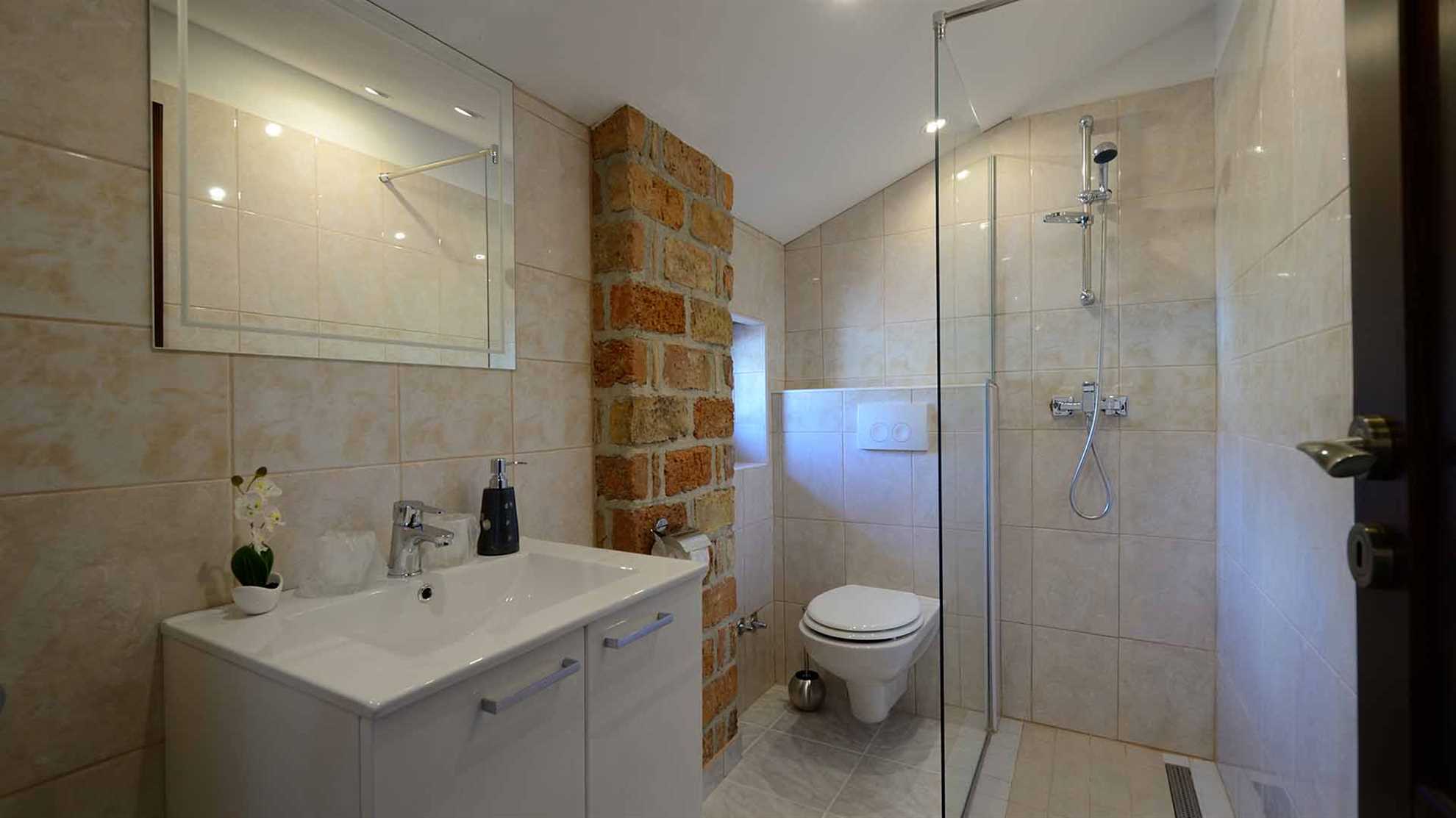 Estate with four stone villas and swimming pool
