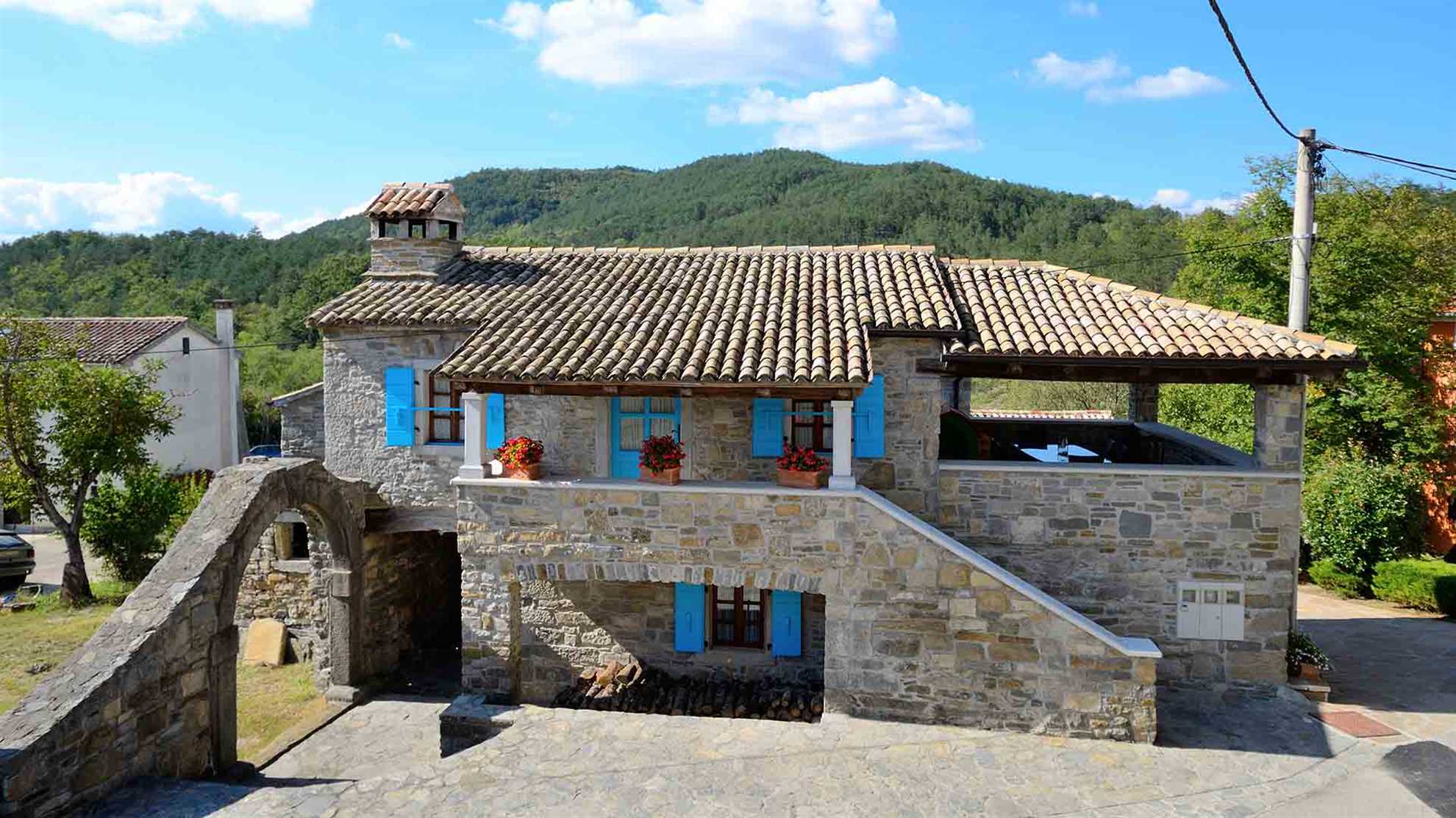 Estate with four stone villas and swimming pool