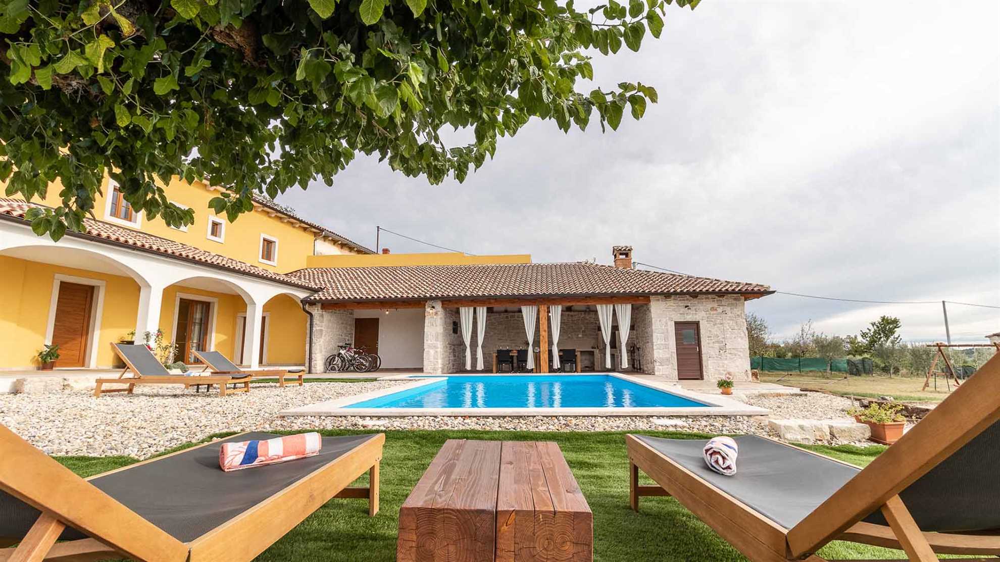 Rustical countryside villa with swimming pool