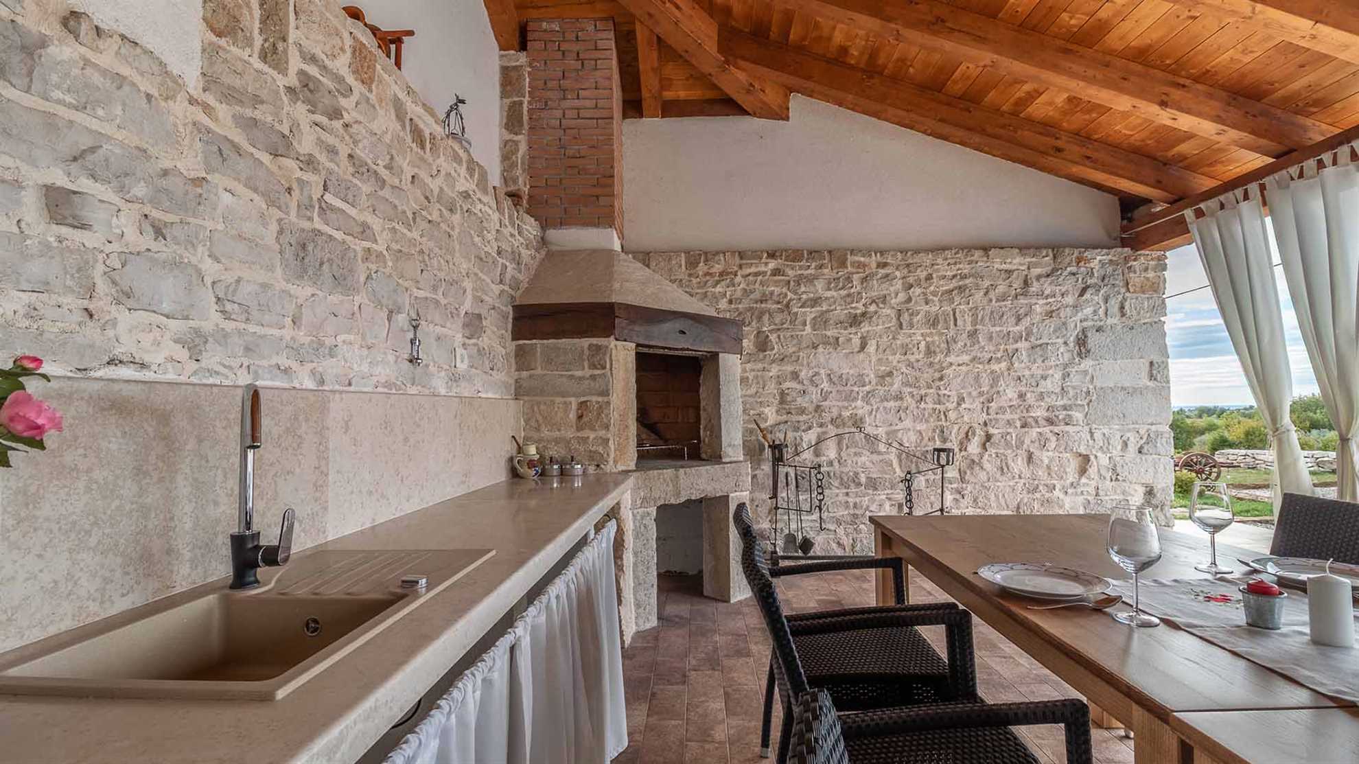 Rustical countryside villa with swimming pool