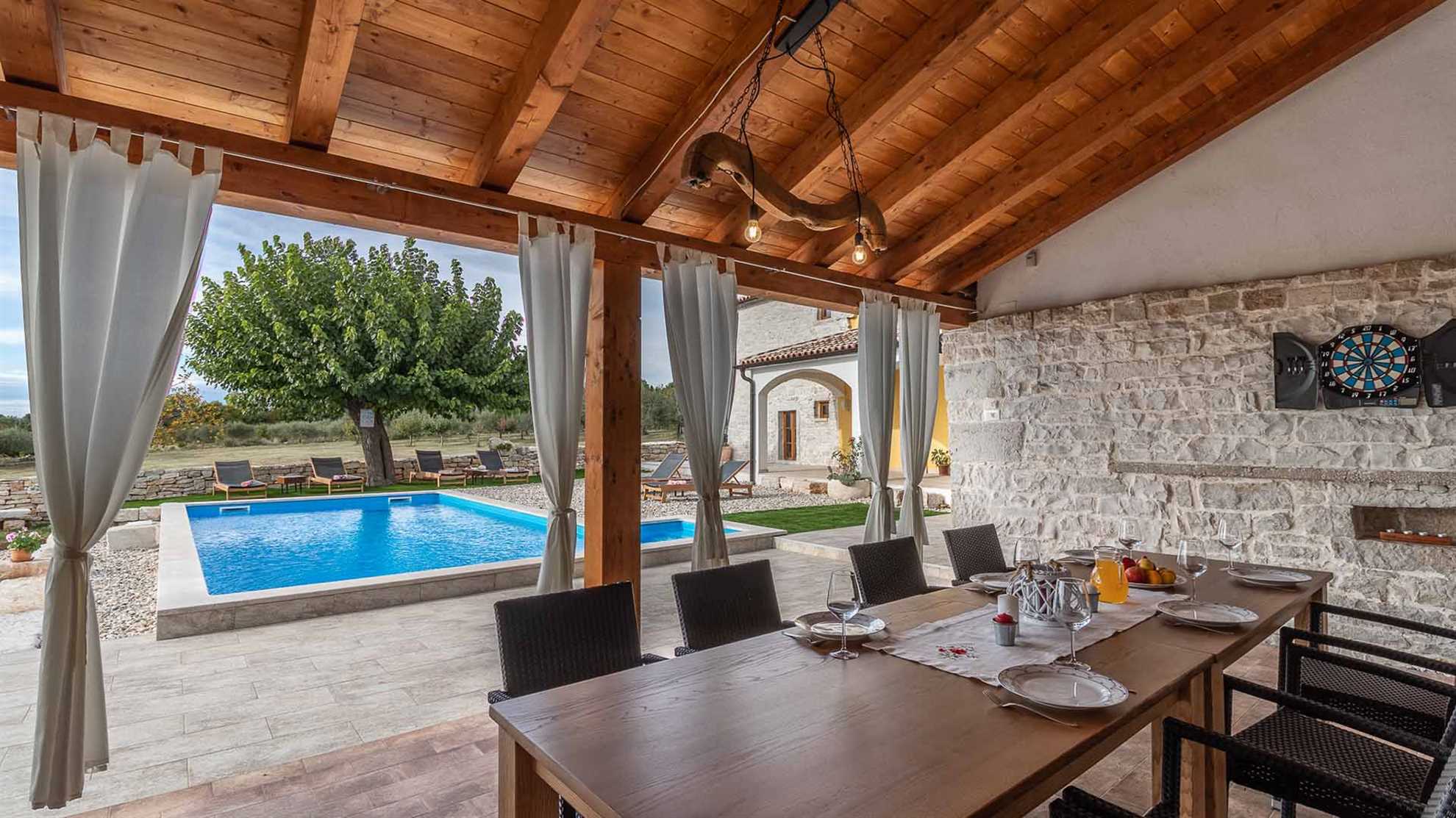 Rustical countryside villa with swimming pool