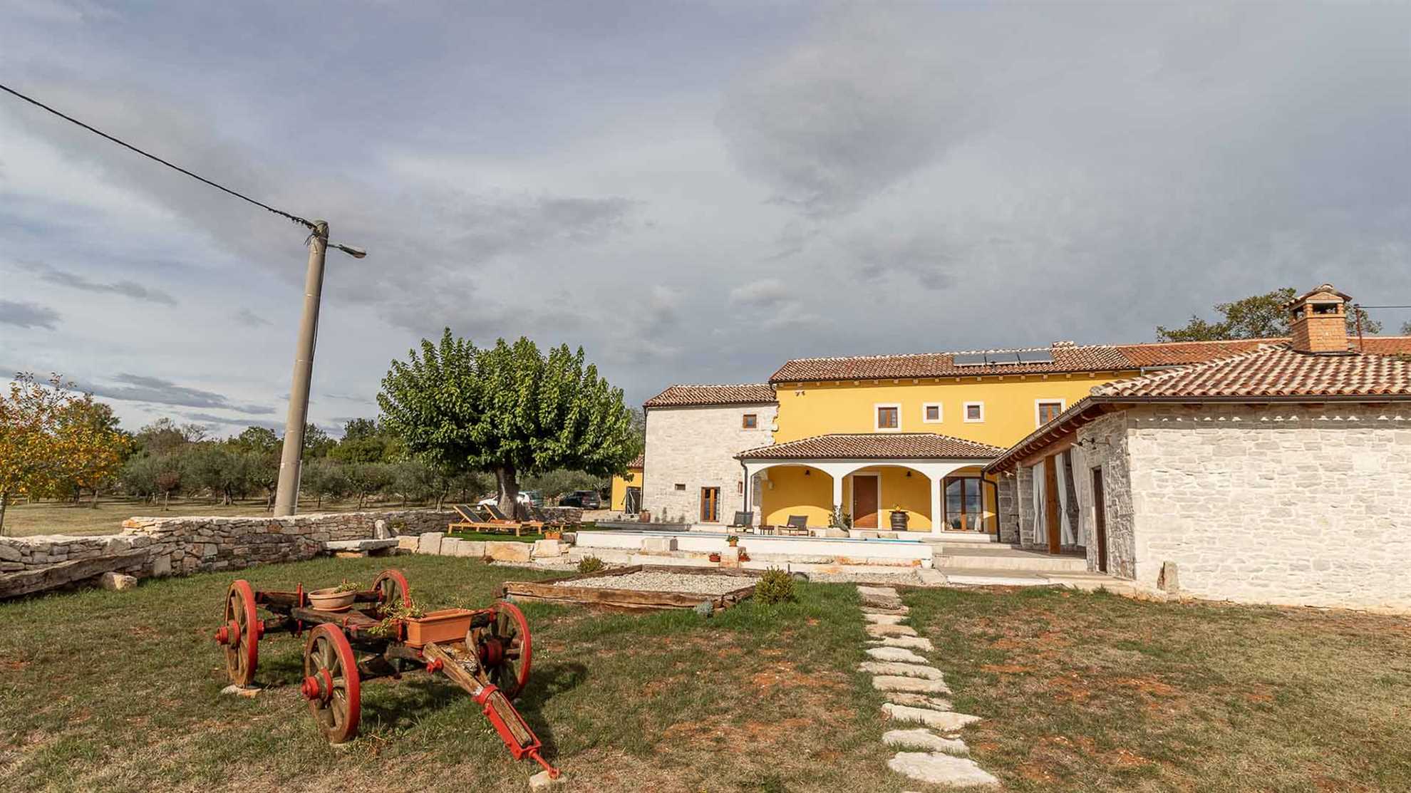 Rustical countryside villa with swimming pool