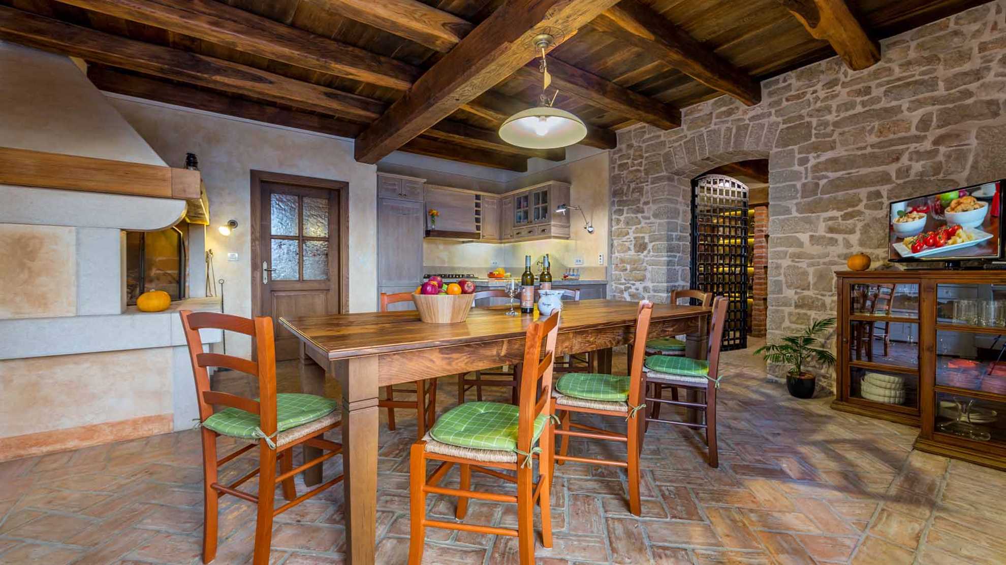 Heritage villa with a pool and bicycles