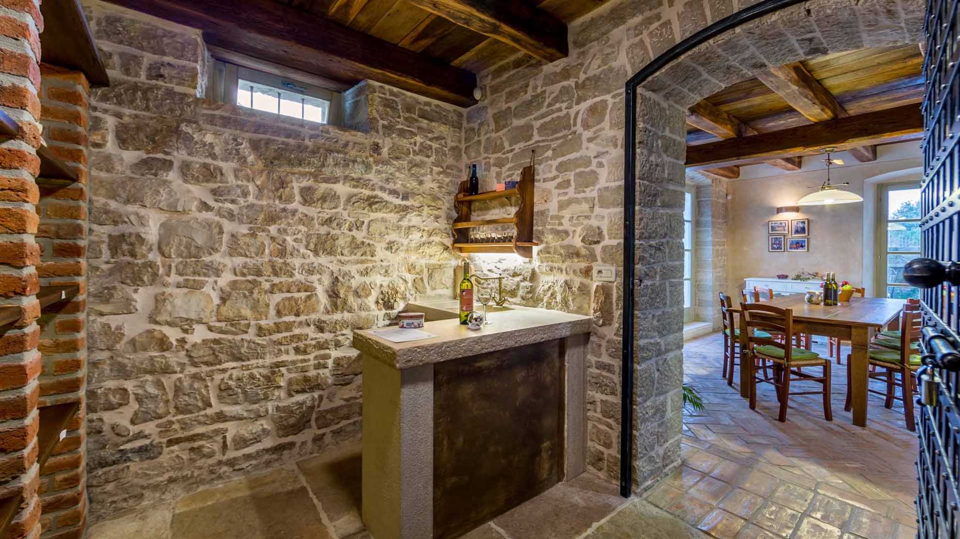 Heritage villa with a pool and bicycles