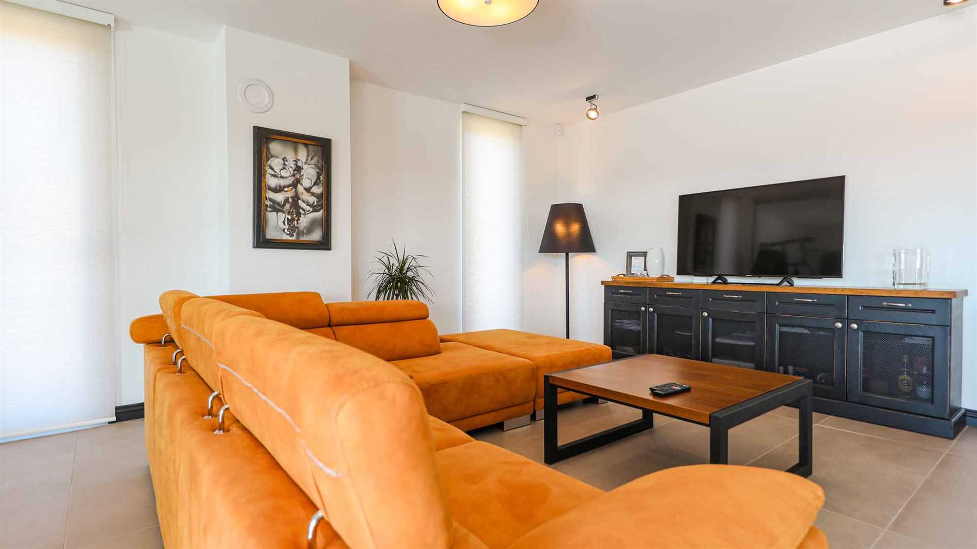 A modern villa in Nin area with sauna and a gym