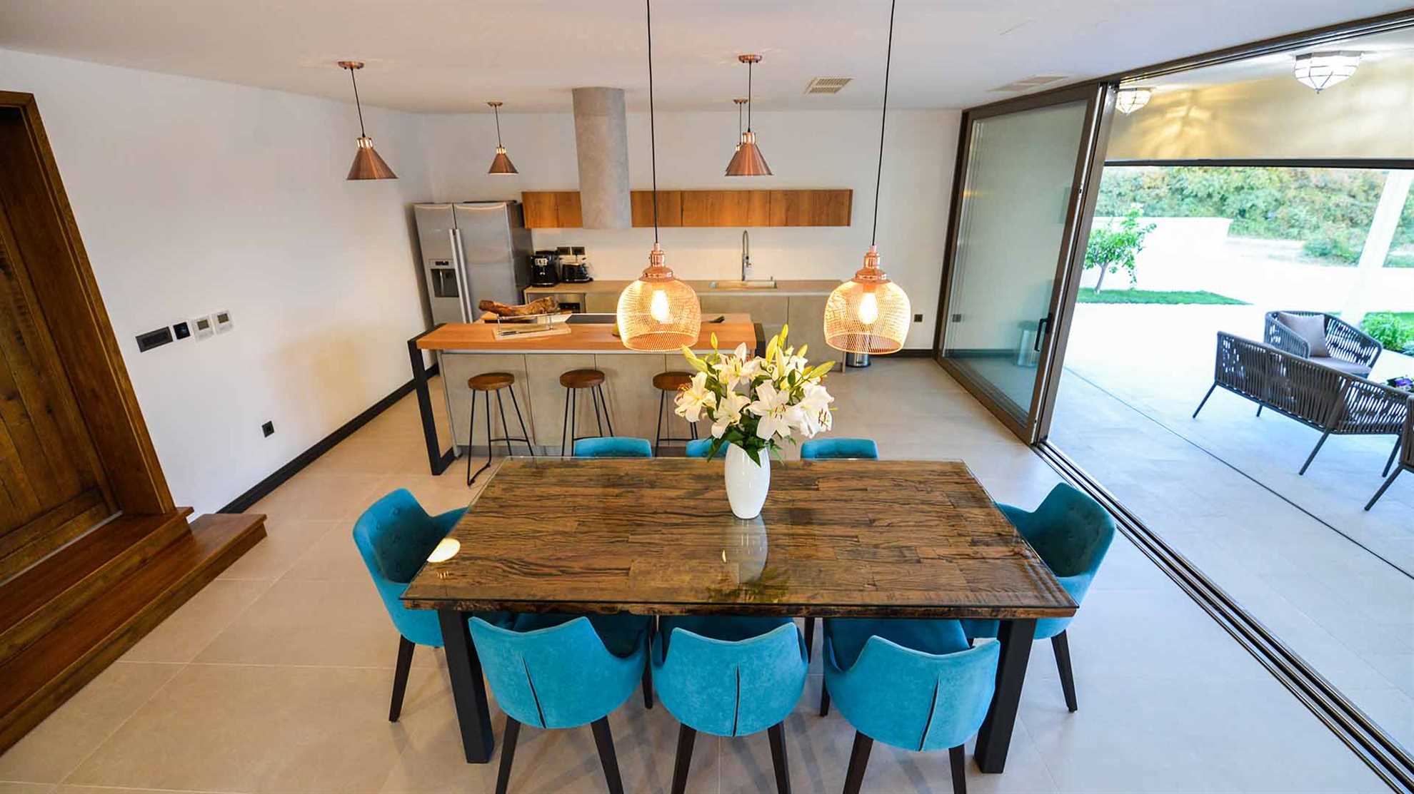 A modern villa in Nin area with sauna and a gym