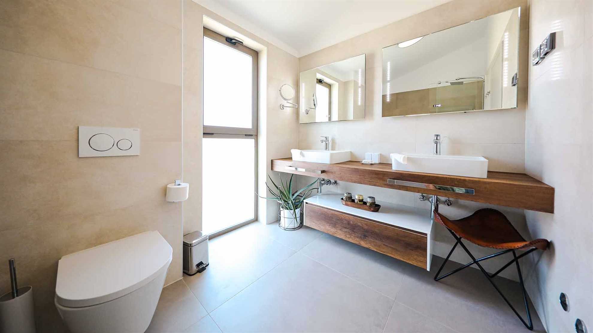 A modern villa in Nin area with sauna and a gym