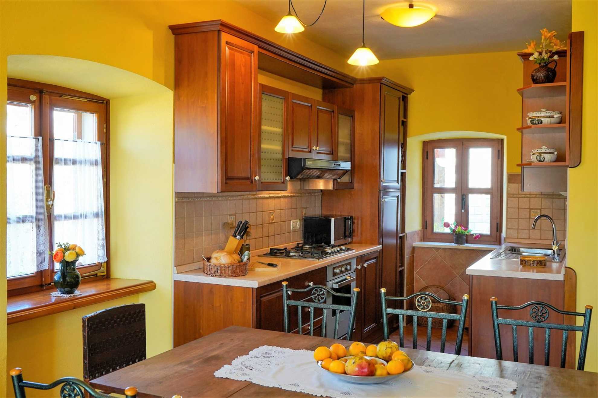 Traditional villa with swimming pool in Sumartin