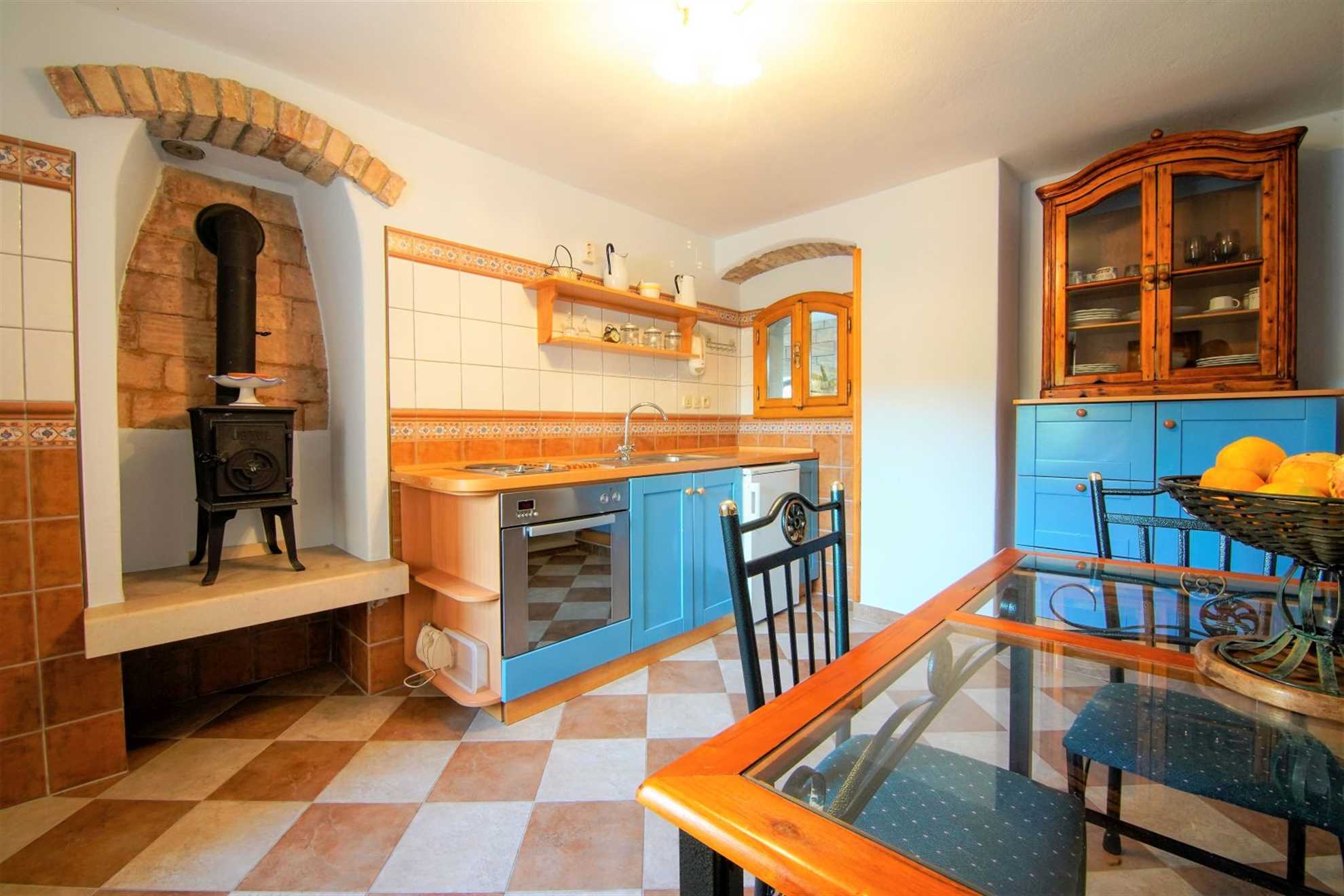 Traditional villa with swimming pool in Sumartin