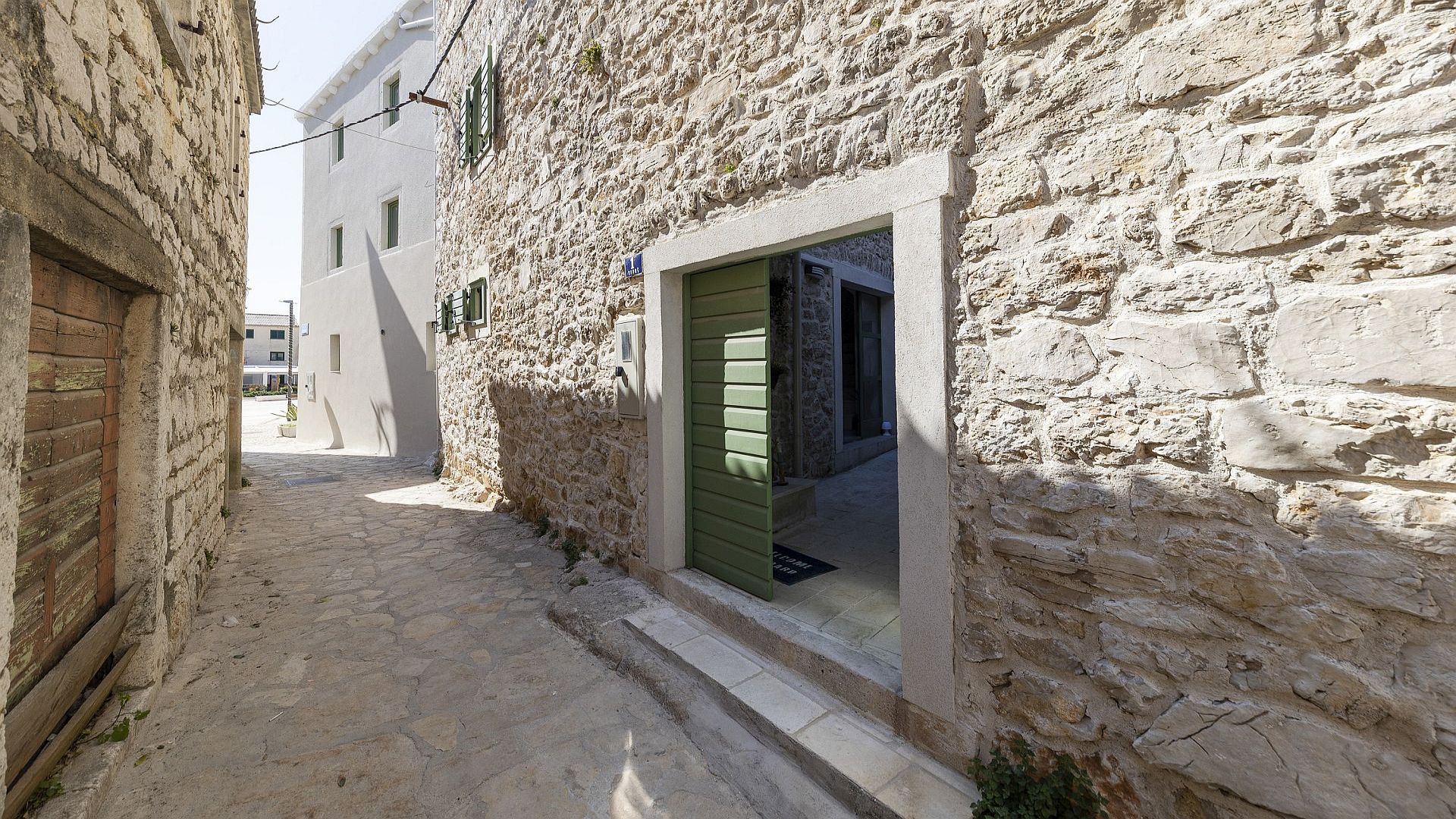 Charming stone villa in Betina