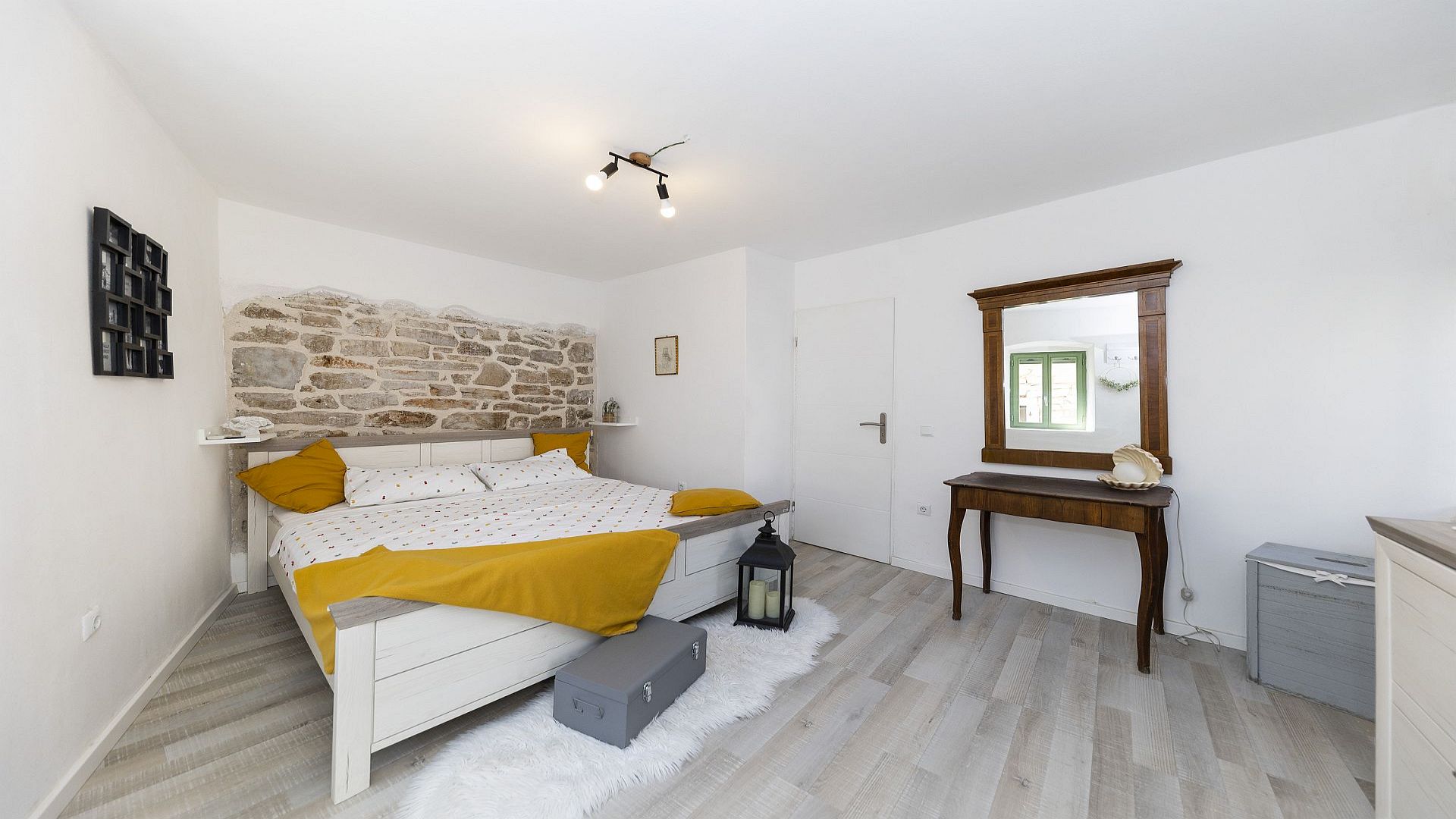 Charming stone villa in Betina
