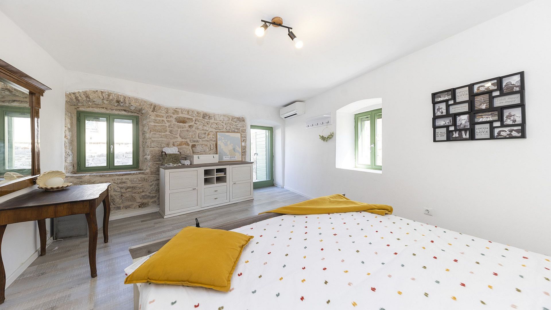 Charming stone villa in Betina