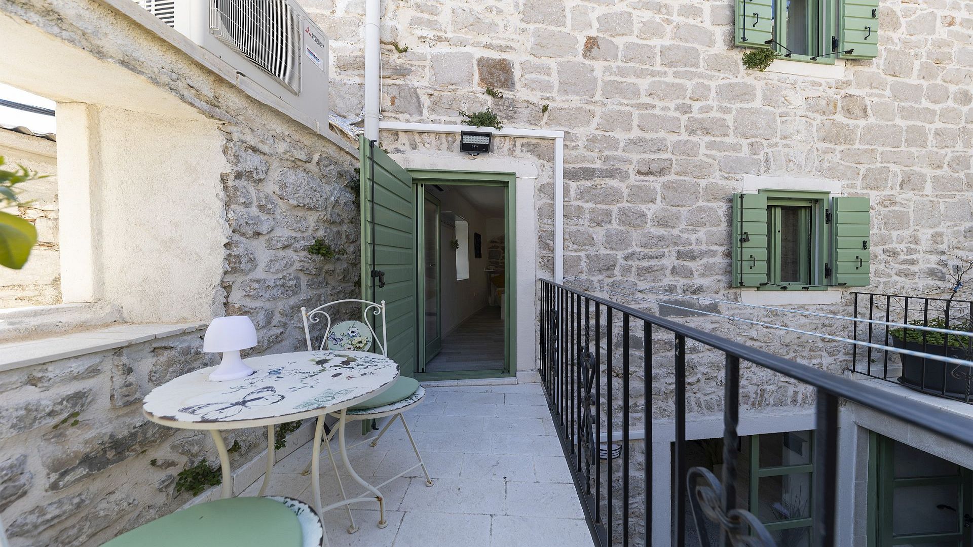 Charming stone villa in Betina