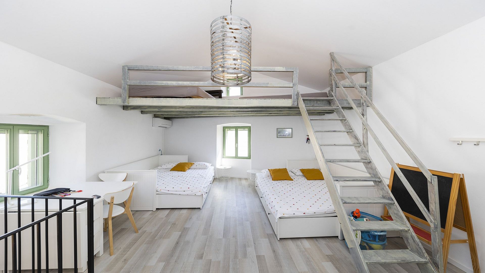 Charming stone villa in Betina