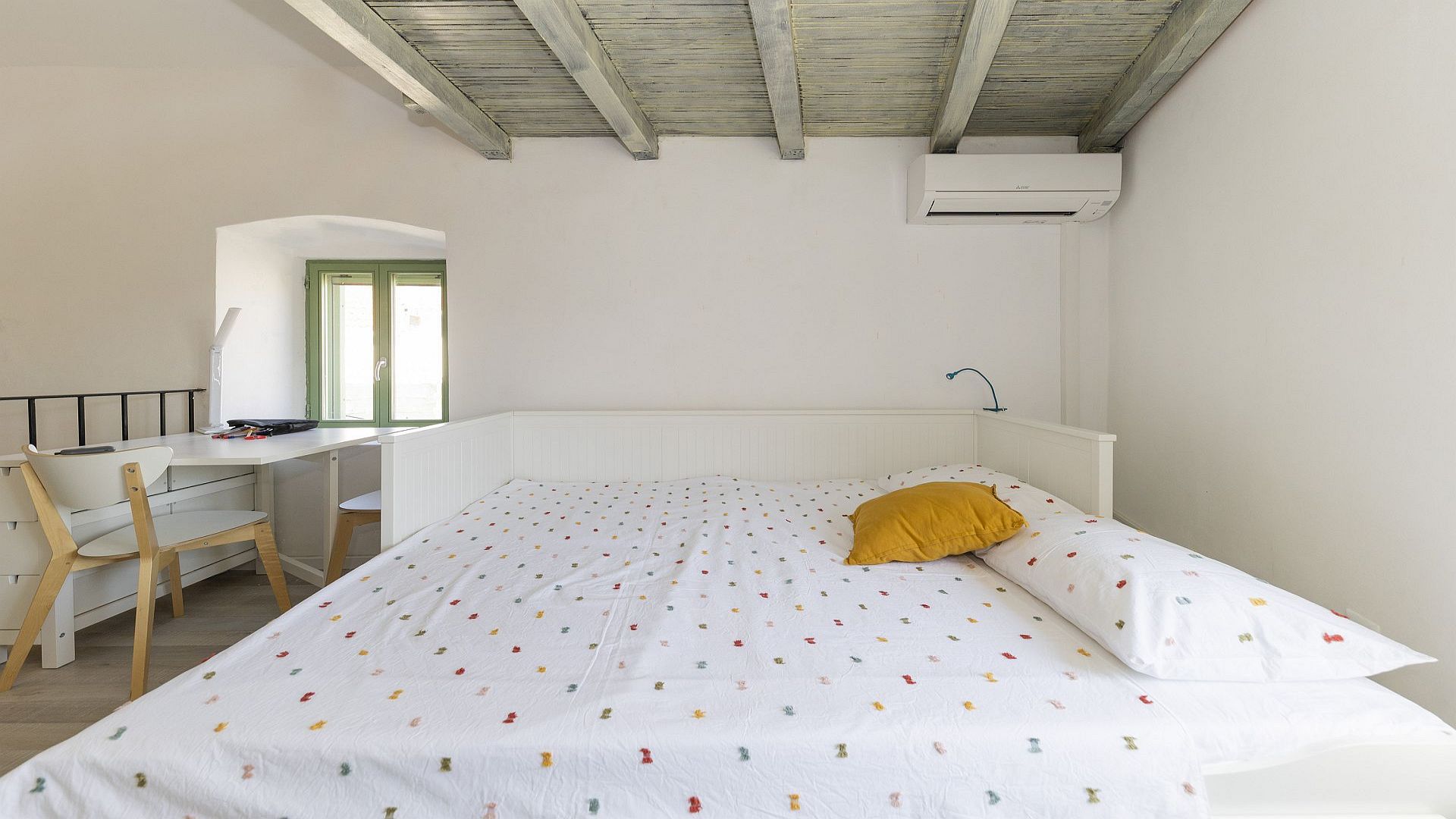 Charming stone villa in Betina