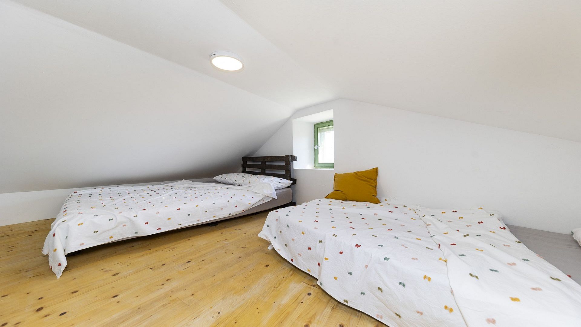 Charming stone villa in Betina