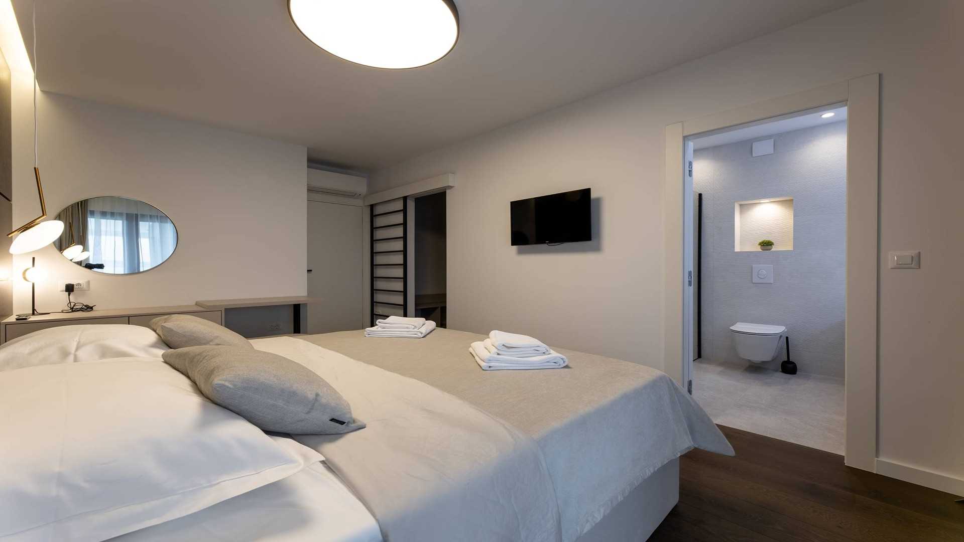 Modern villa in Kaštel Stari