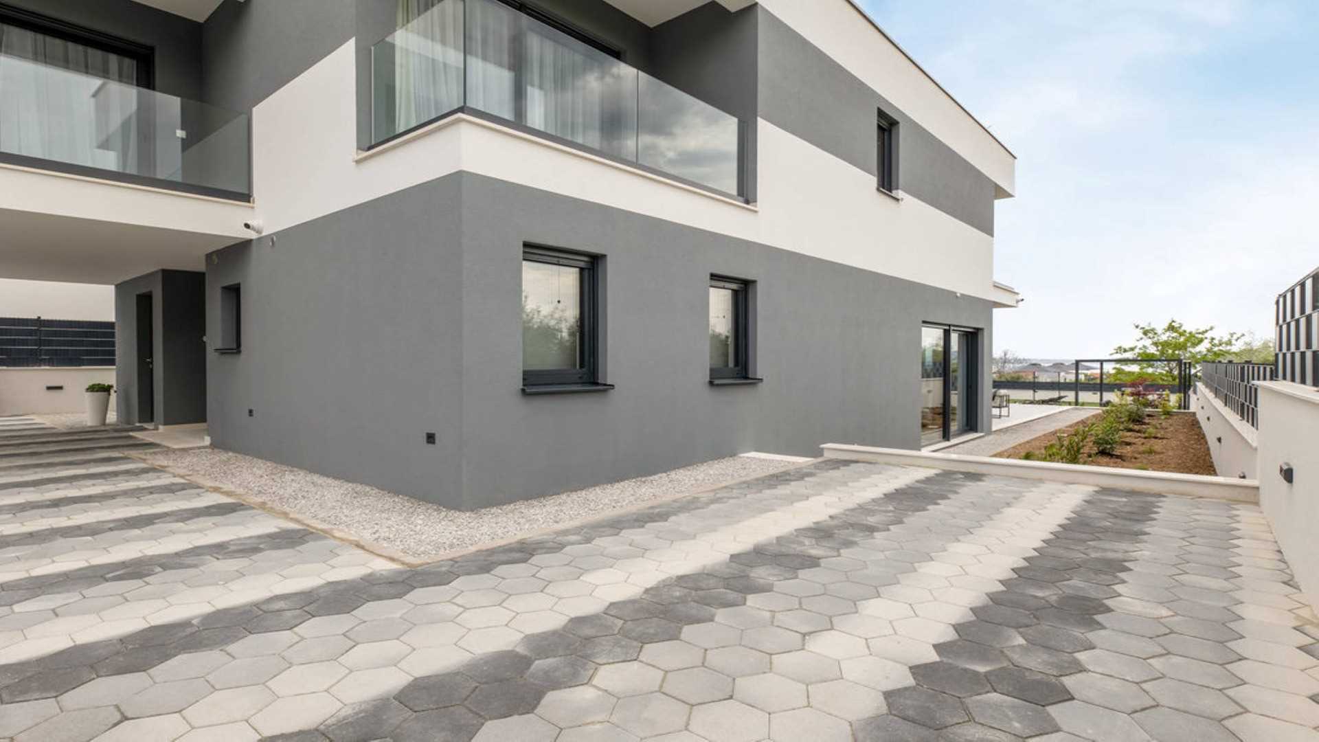 Modern villa in Kaštel Stari