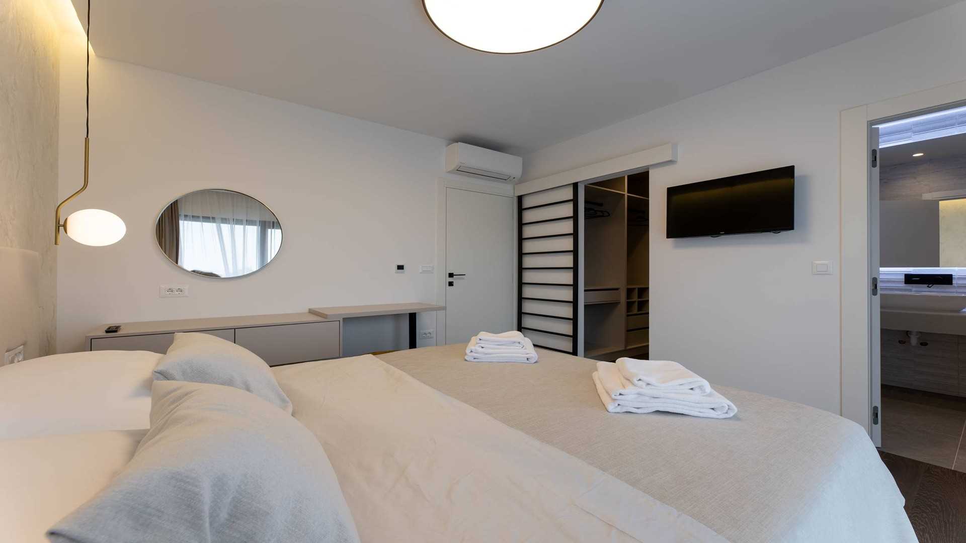 Modern villa in Kaštel Stari