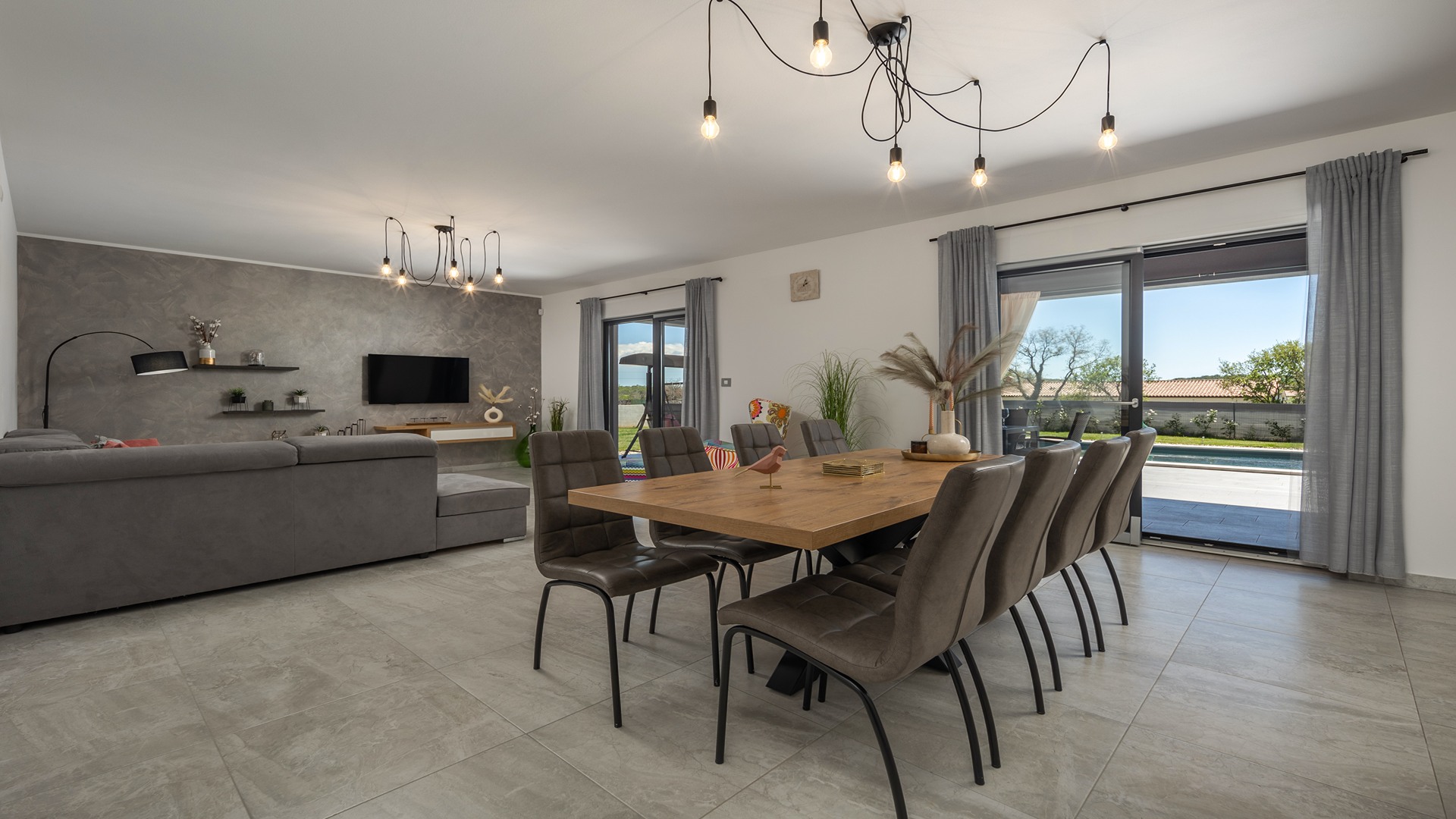 Charming villa with swimming pool in Bale