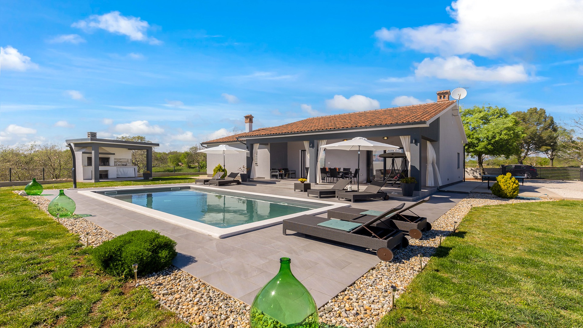 Charming villa with swimming pool in Bale