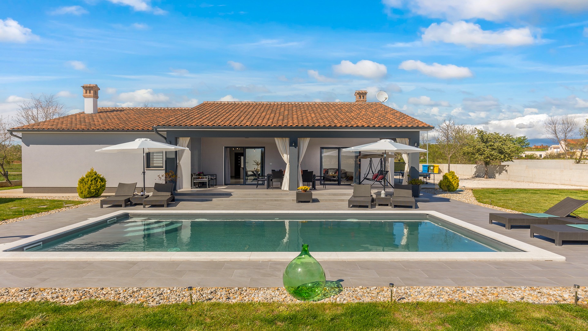 Charming villa with swimming pool in Bale