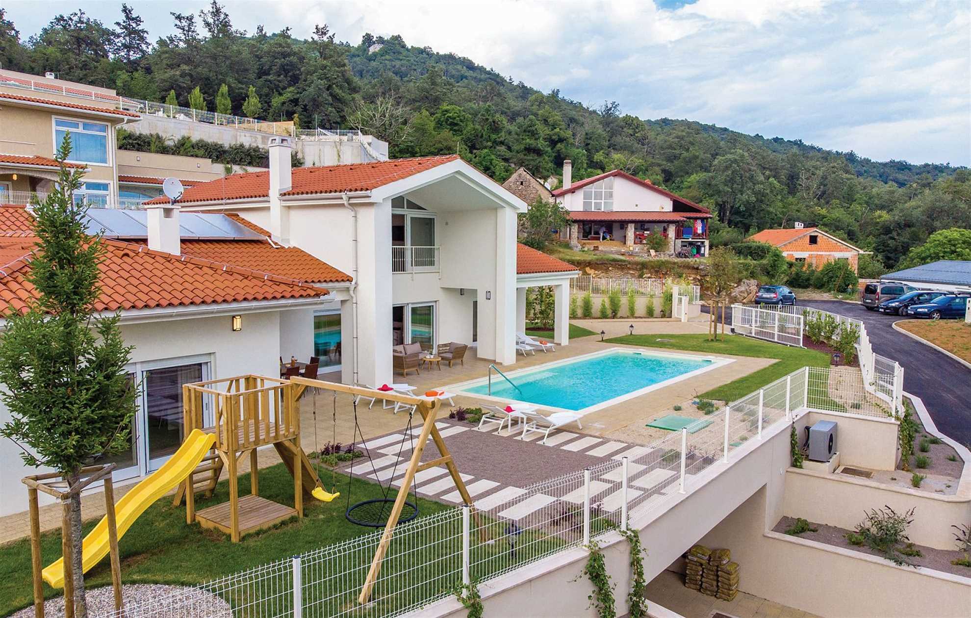 Villa in Veprinac with a gym, sauna and a jacuzzi
