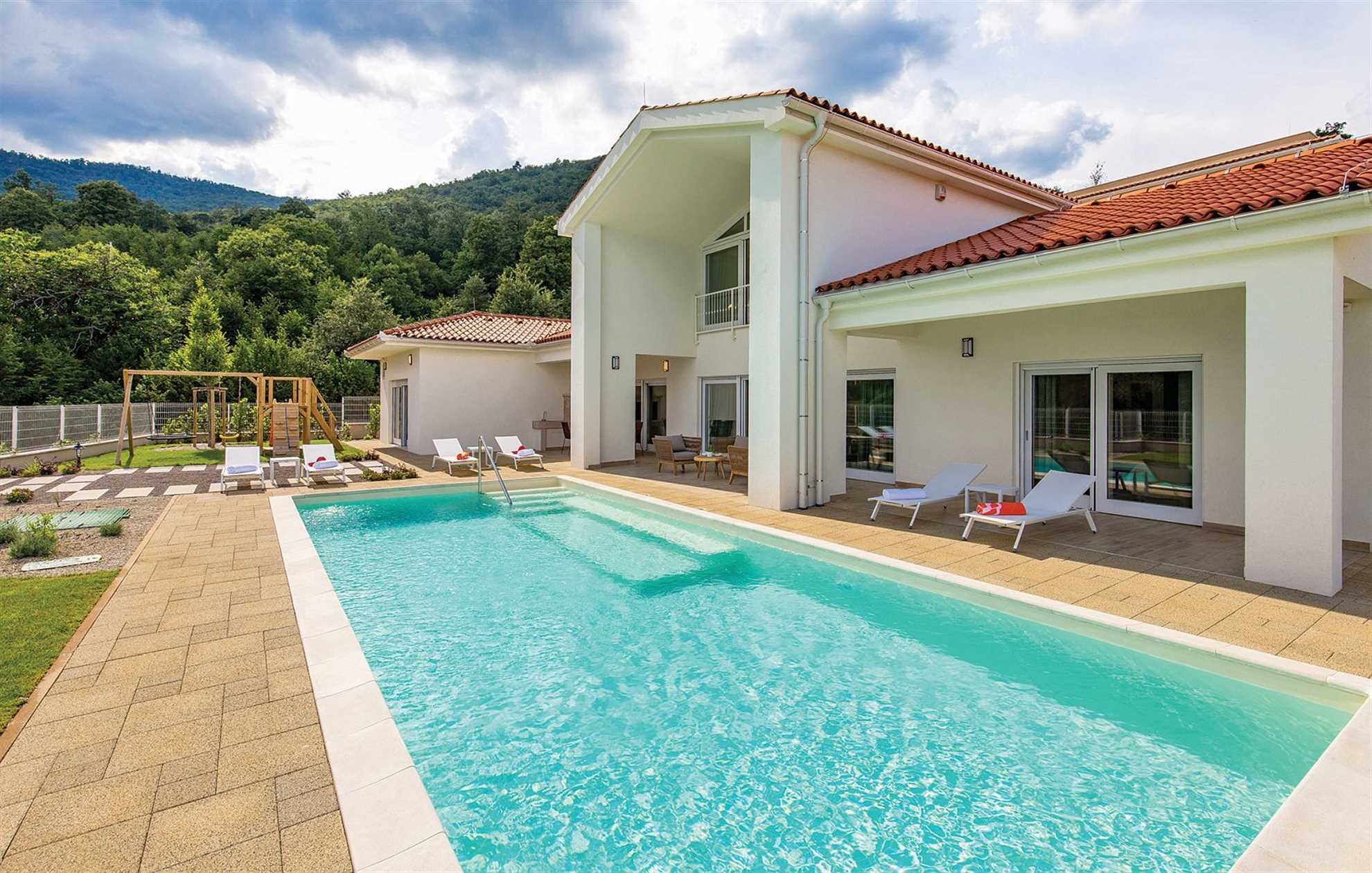 Villa in Veprinac with a gym, sauna and a jacuzzi
