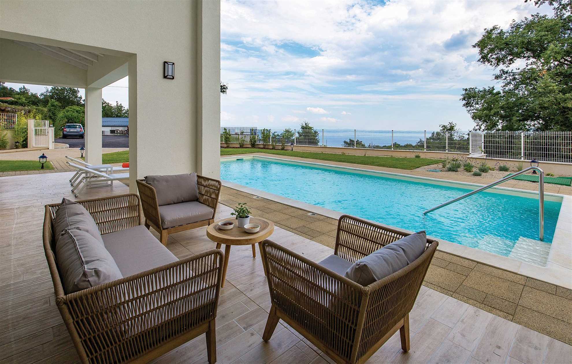 Villa in Veprinac with a gym, sauna and a jacuzzi