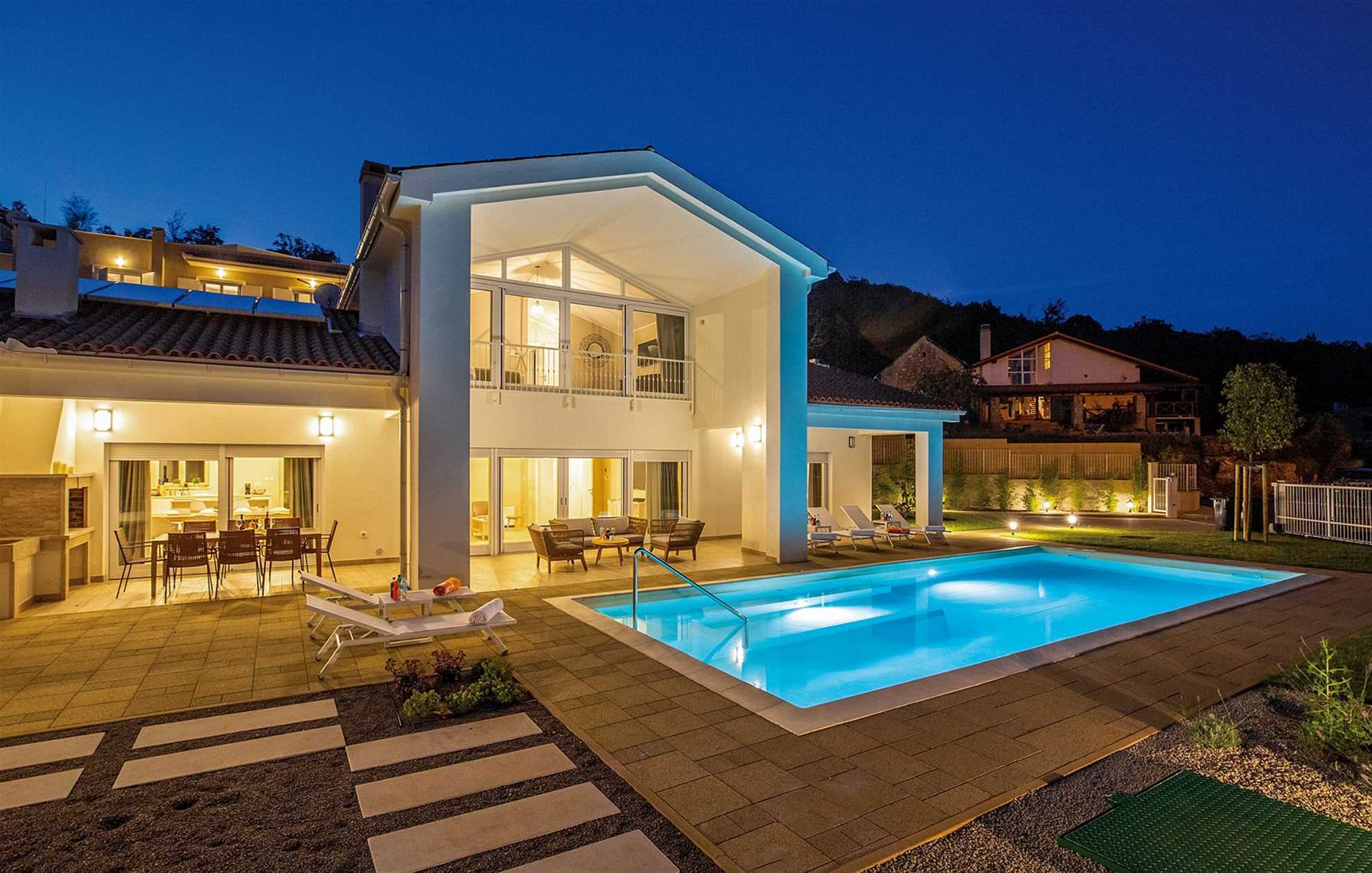 Villa in Veprinac with a gym, sauna and a jacuzzi