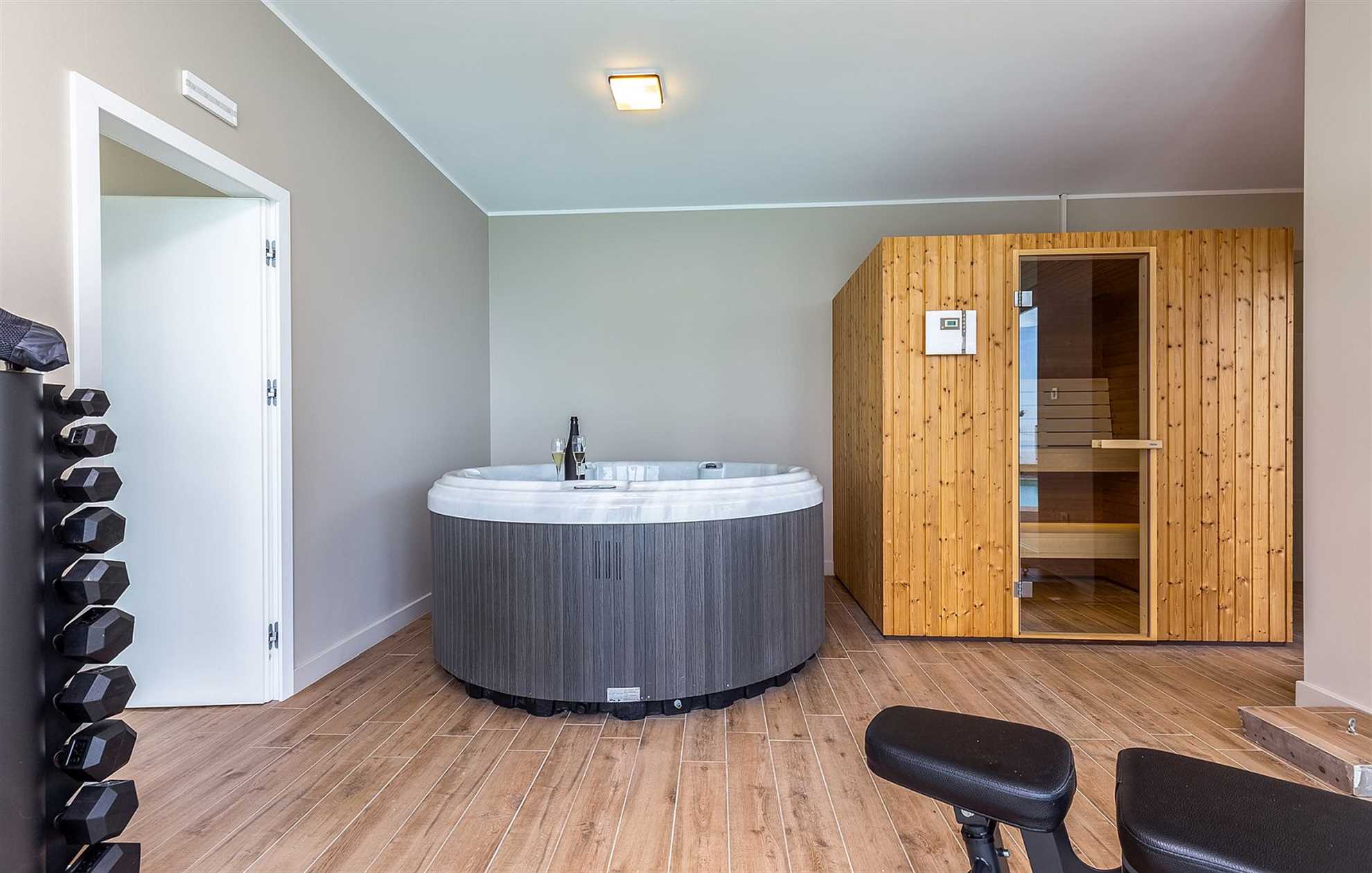 Villa in Veprinac with a pool, sauna and a jacuzzi