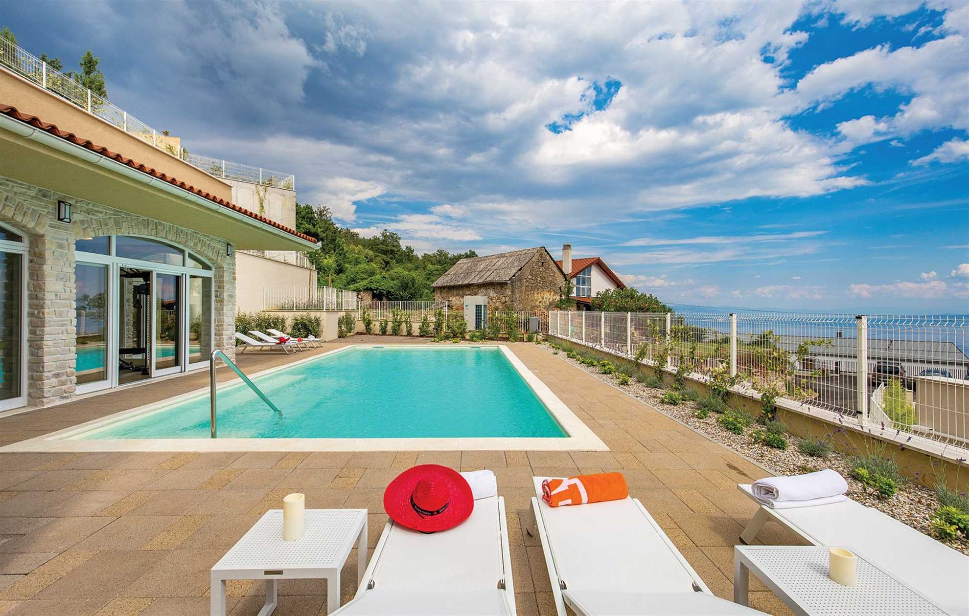 Villa in Veprinac with a pool, sauna and a jacuzzi