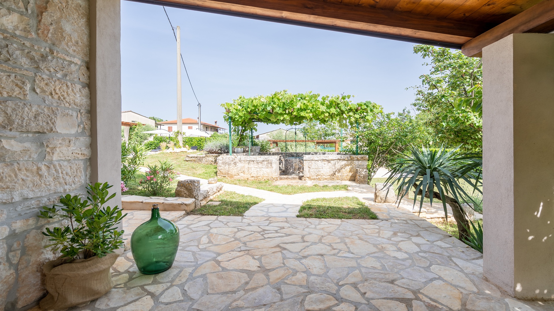 Cozy and charming villa in Tinjan