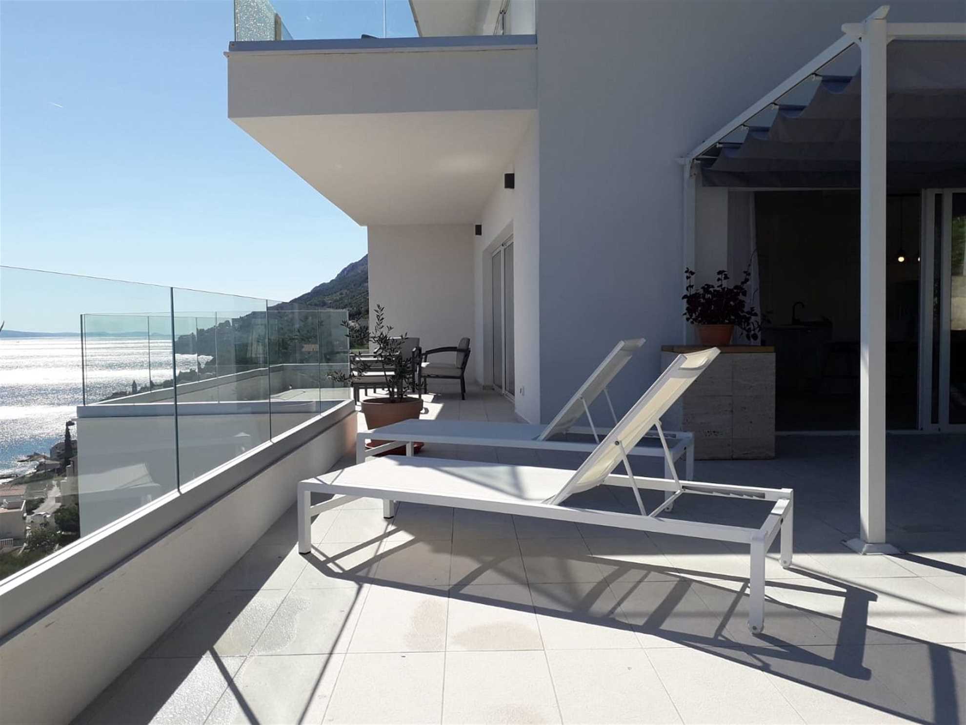 Beautiful villa with stunning view in Pisak